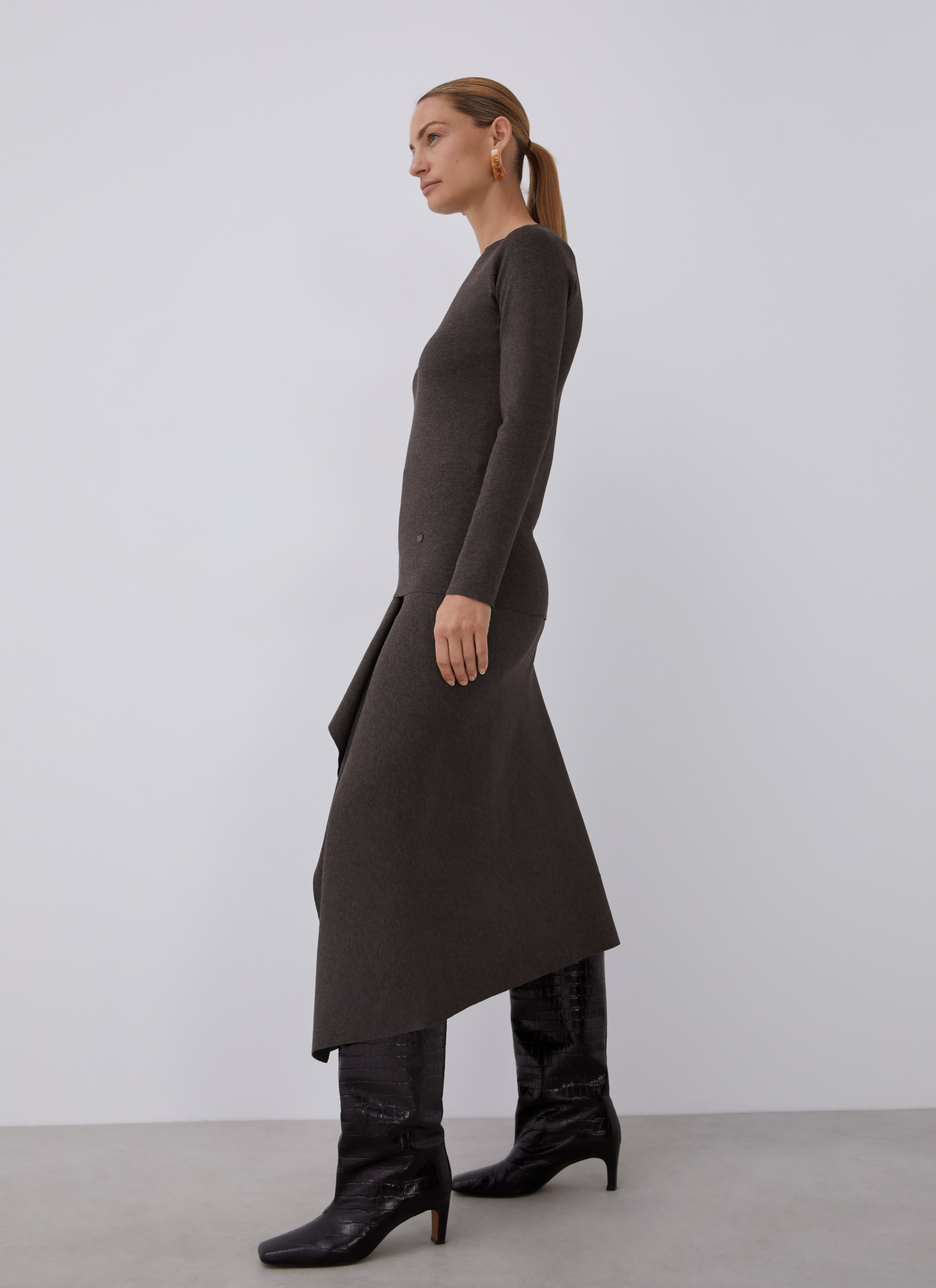 Viscose perkings collar sweater image number 3