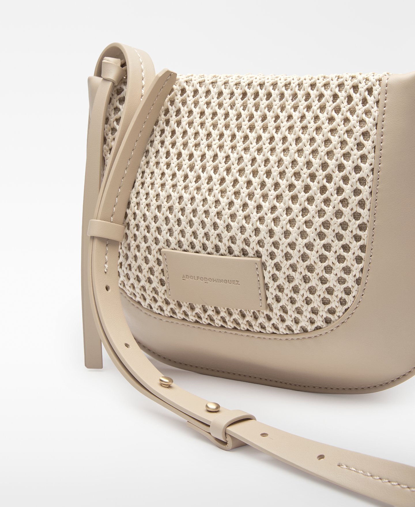 Raffia texture Dorna crossbody image number 3