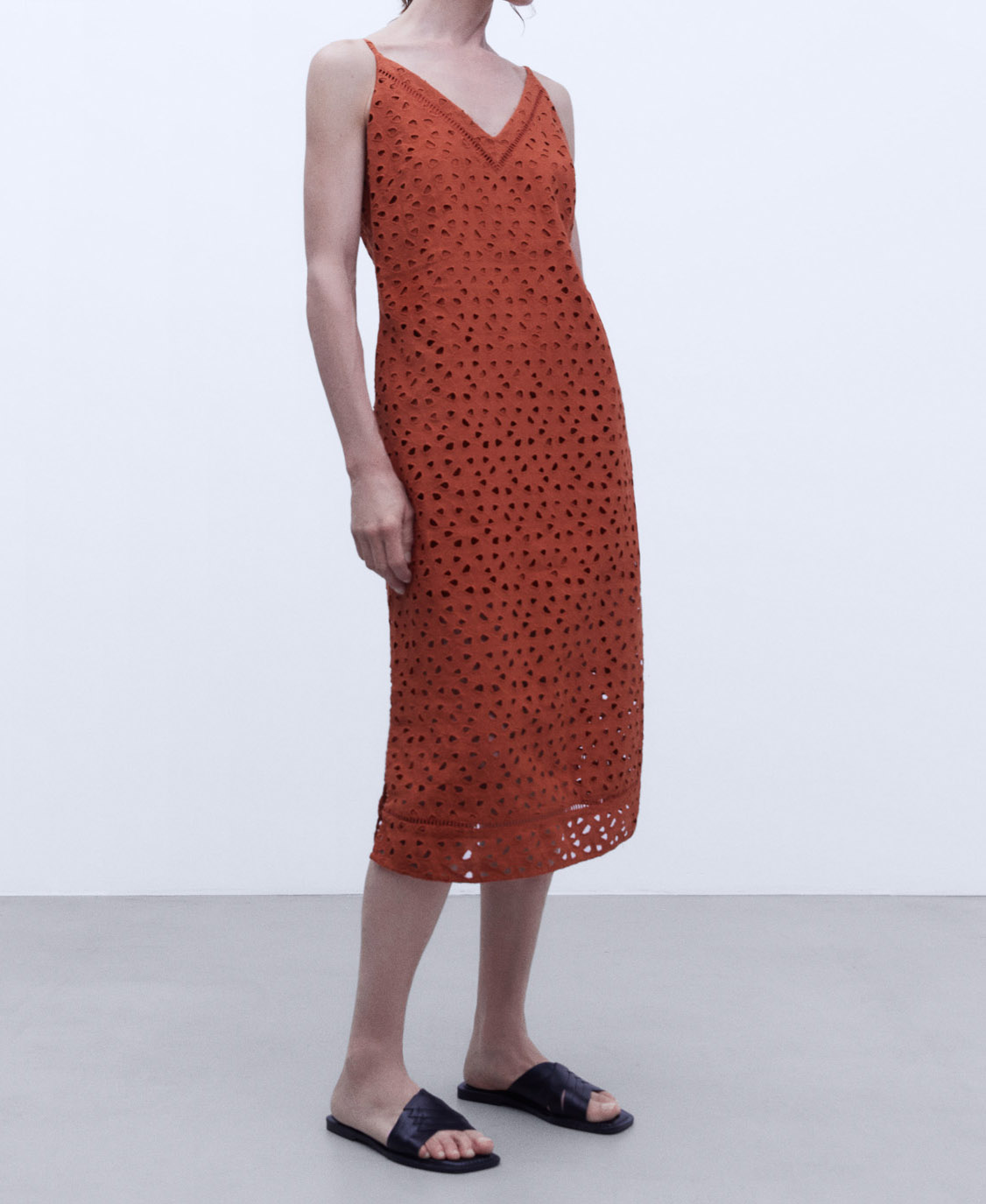 Vestido escote pico en lino algodón image number 1