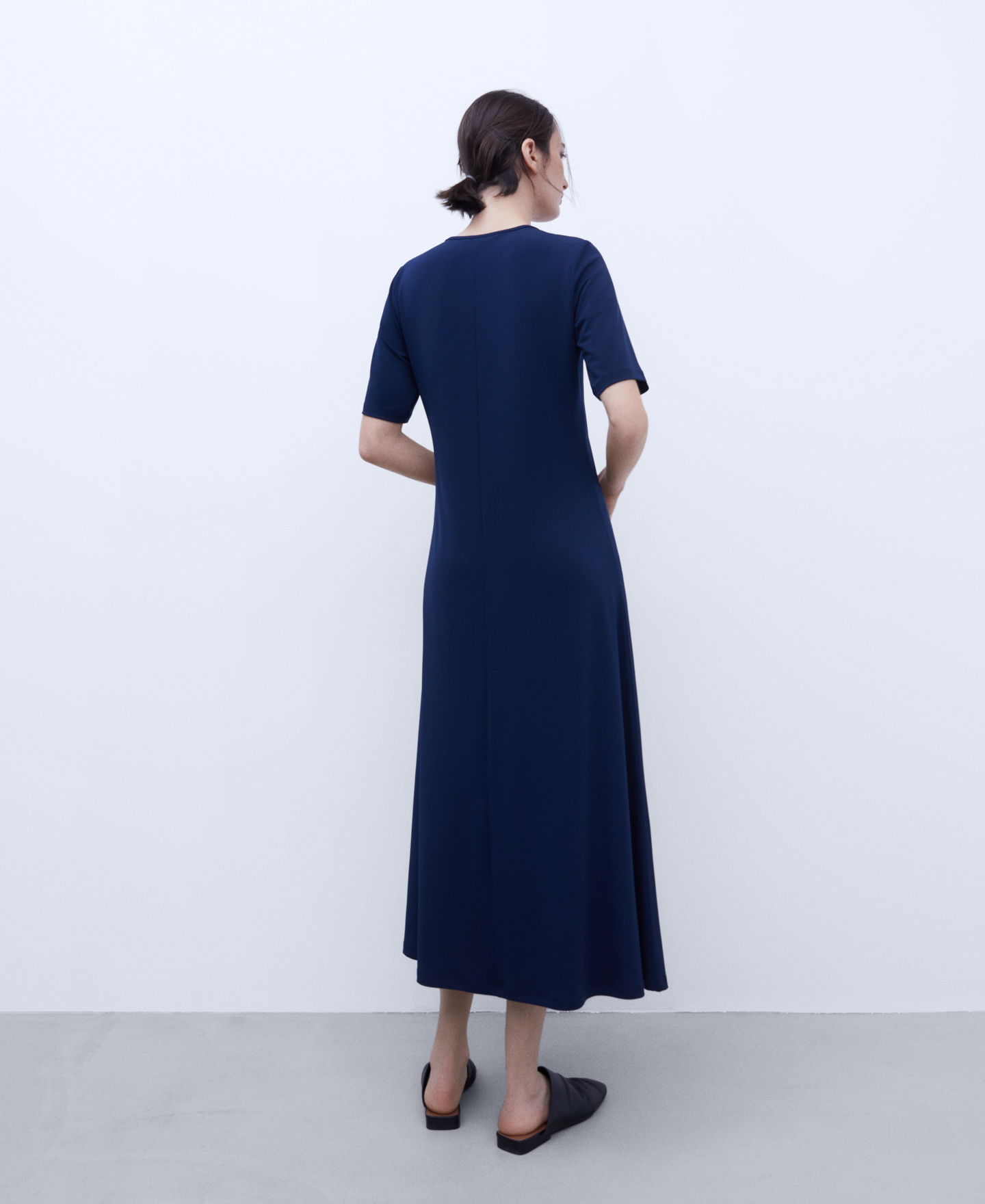 Vestido largo escote redondo image number 2