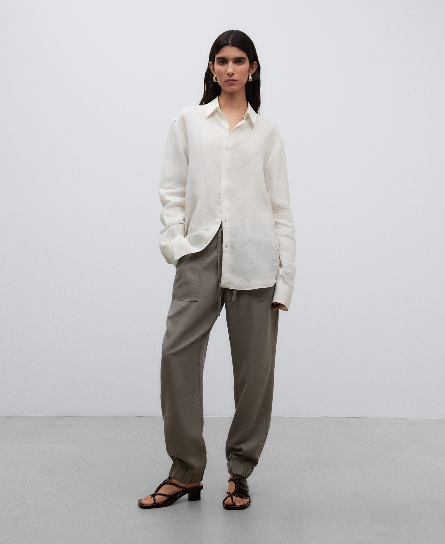 Pantalón jogger mujer image number 1