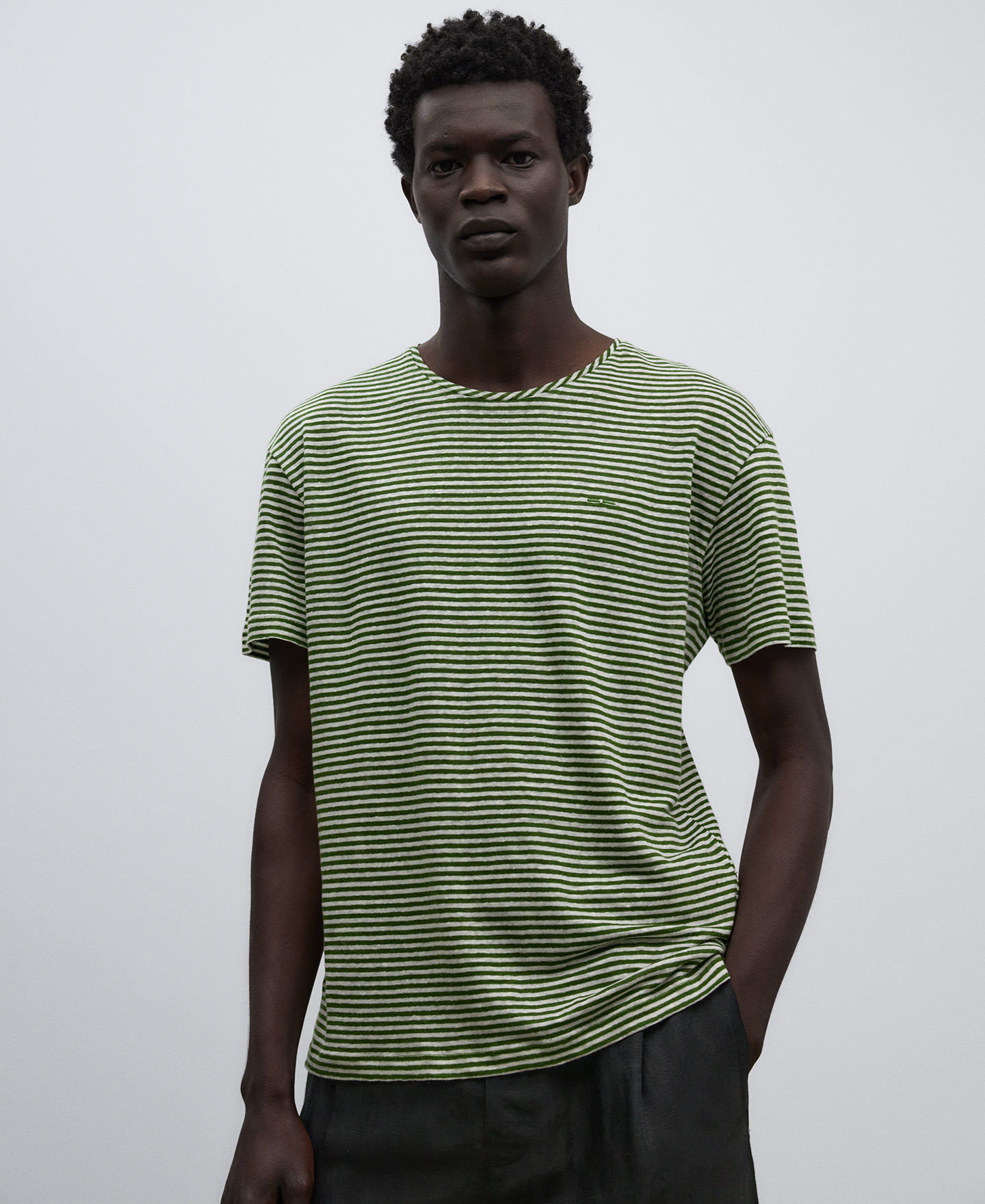 Camiseta en lino hombre image number 0