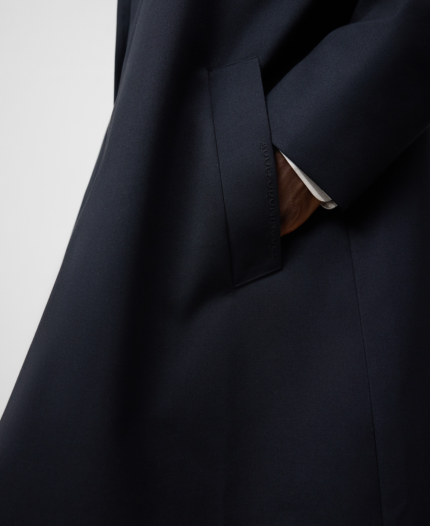 Gabardina com gola de aba para homem image number 3
