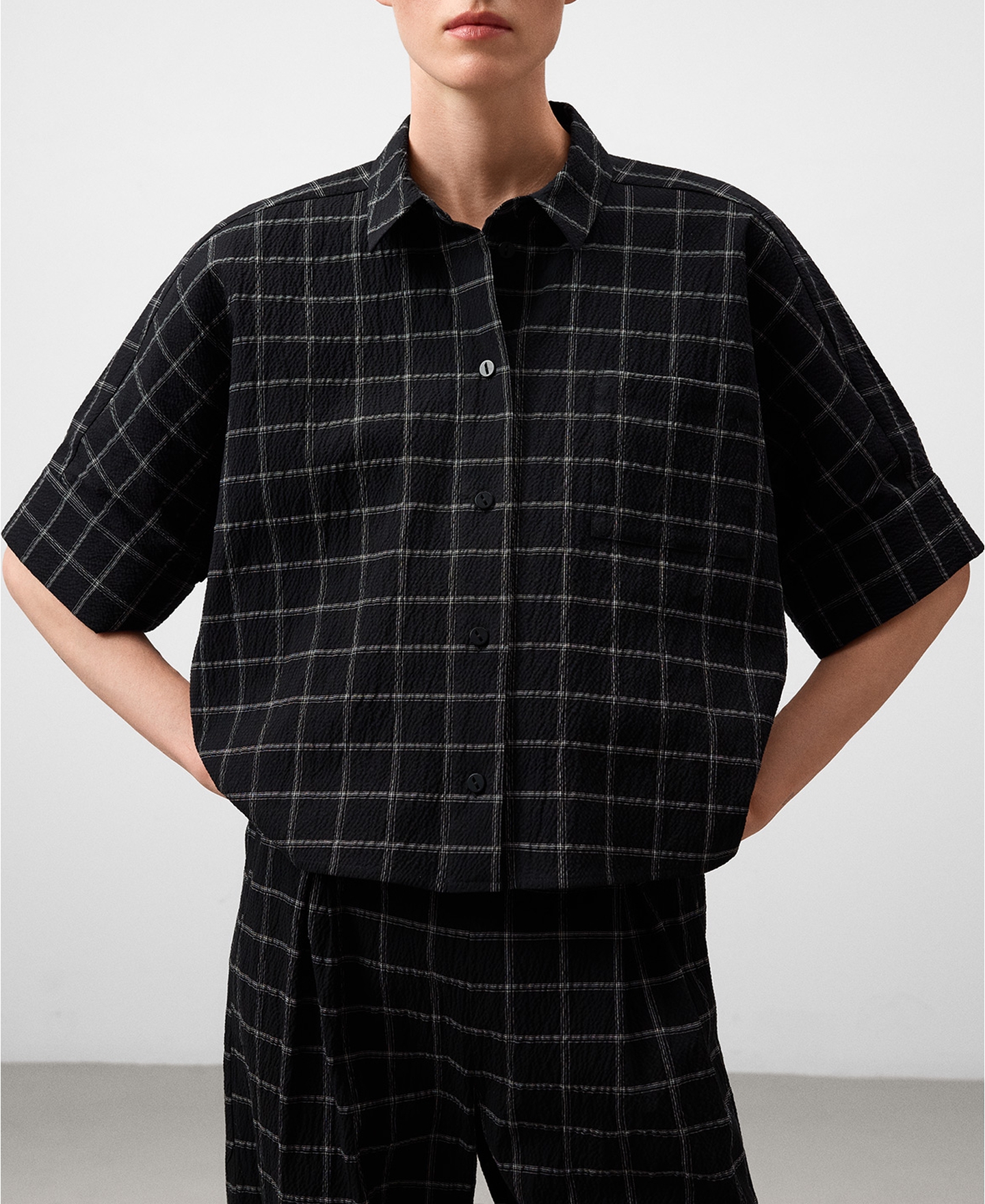 Checkered short shirt image number 0