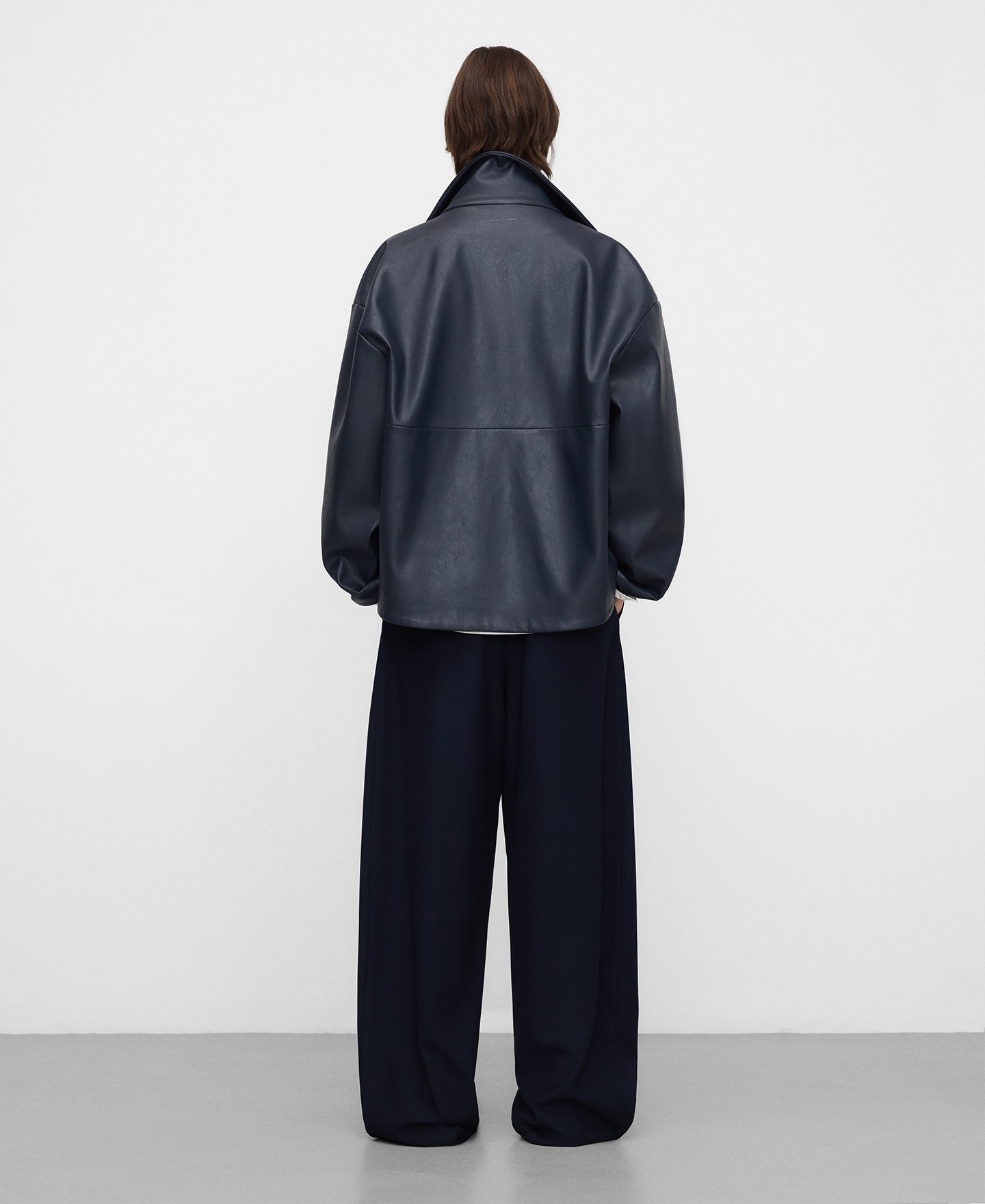 Pleated barrel fit trousers image number 2