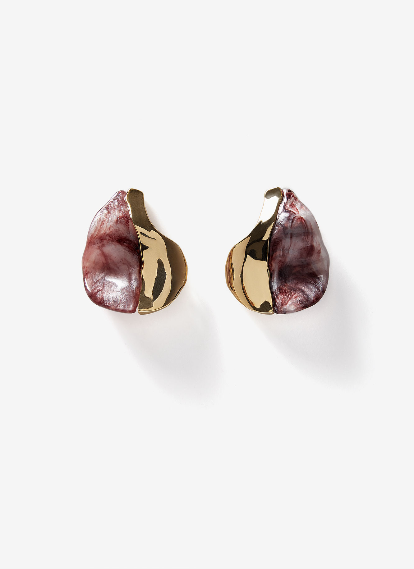 Short metal and resin earrings image number 0