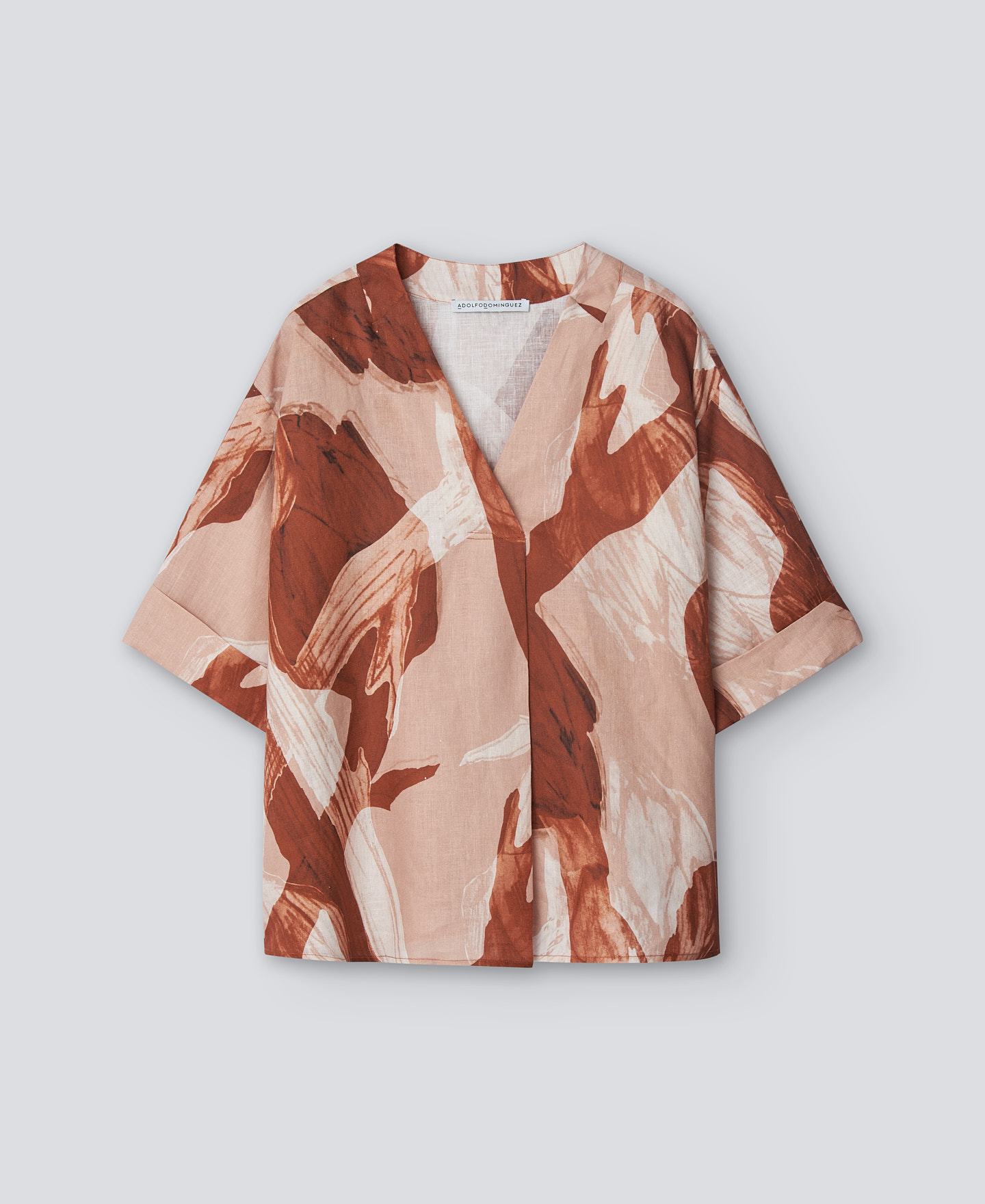 Printed V-neckline top woman image number 4