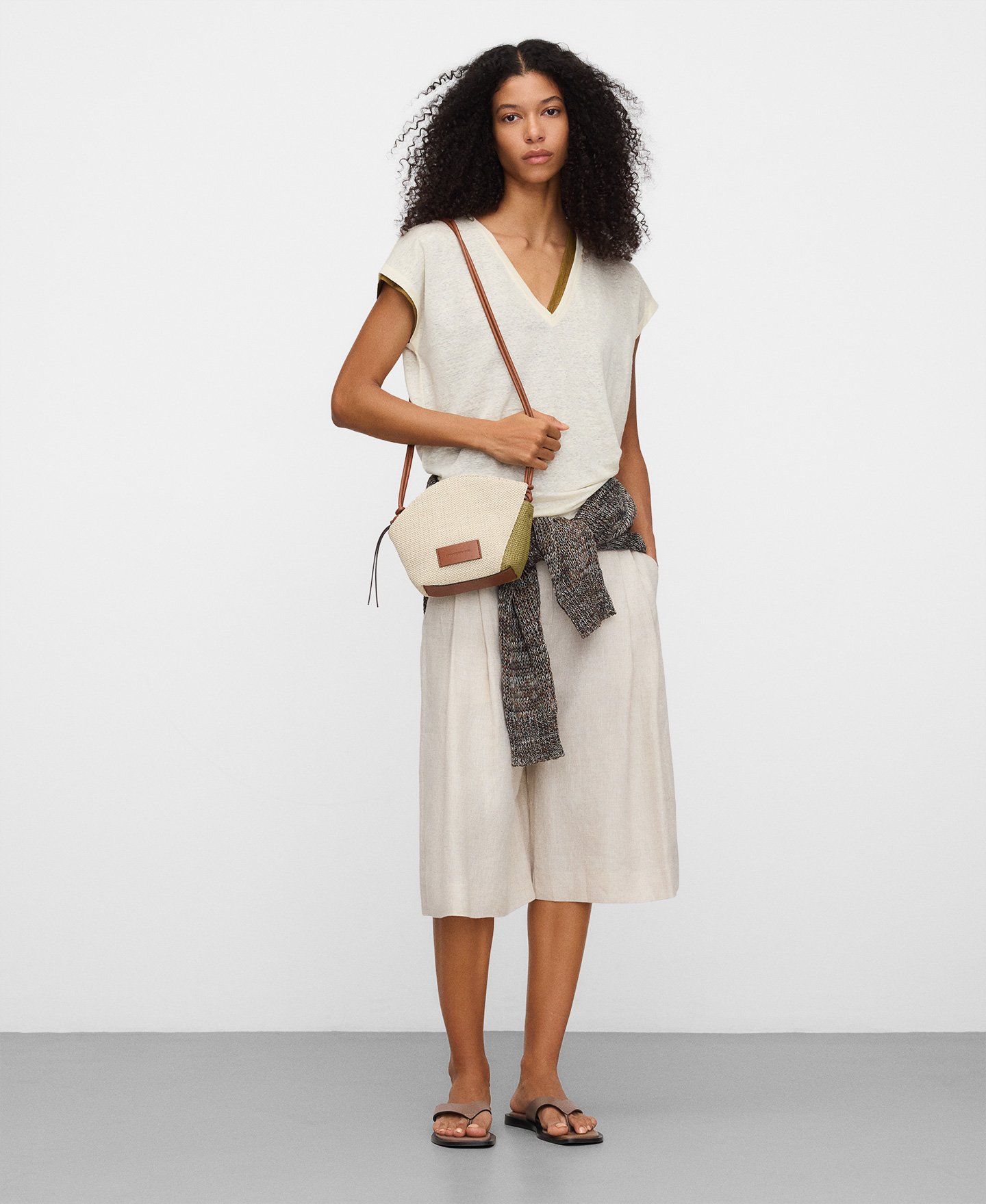 Eclipse-Umh&auml;ngetasche, zweifarbig, mit Raffiastruktur image number 4