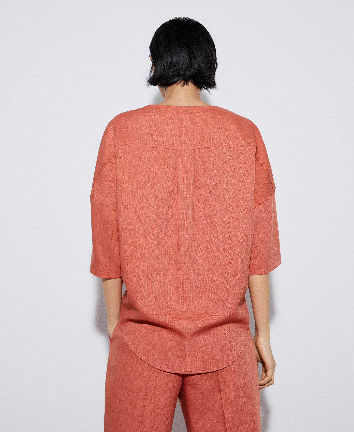 Recycled polyester V-neckline blouse image number 2
