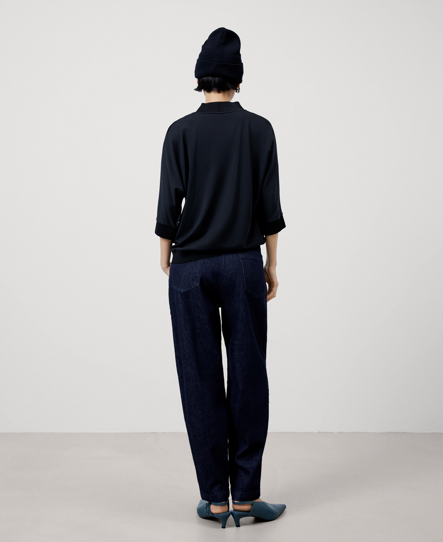 Viscose V-neckline blouse image number 2