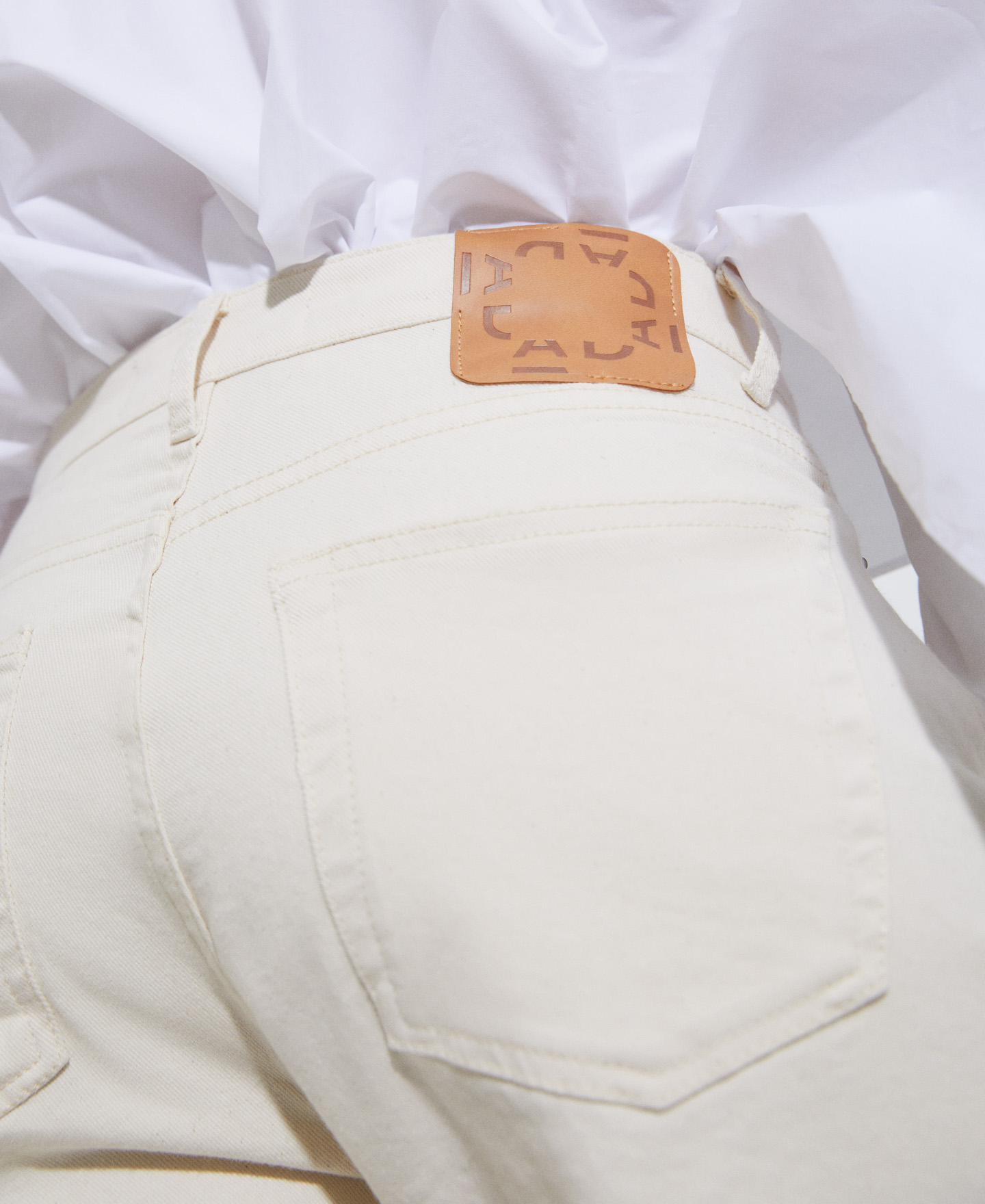Pantalón vaquero en algodón orgánico image number 3