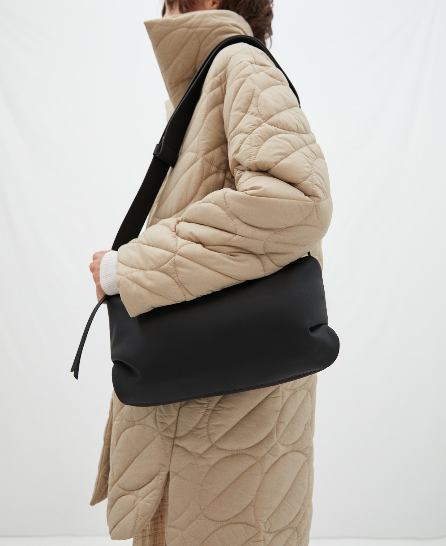 Recycled polyester shoulder bag image number 3