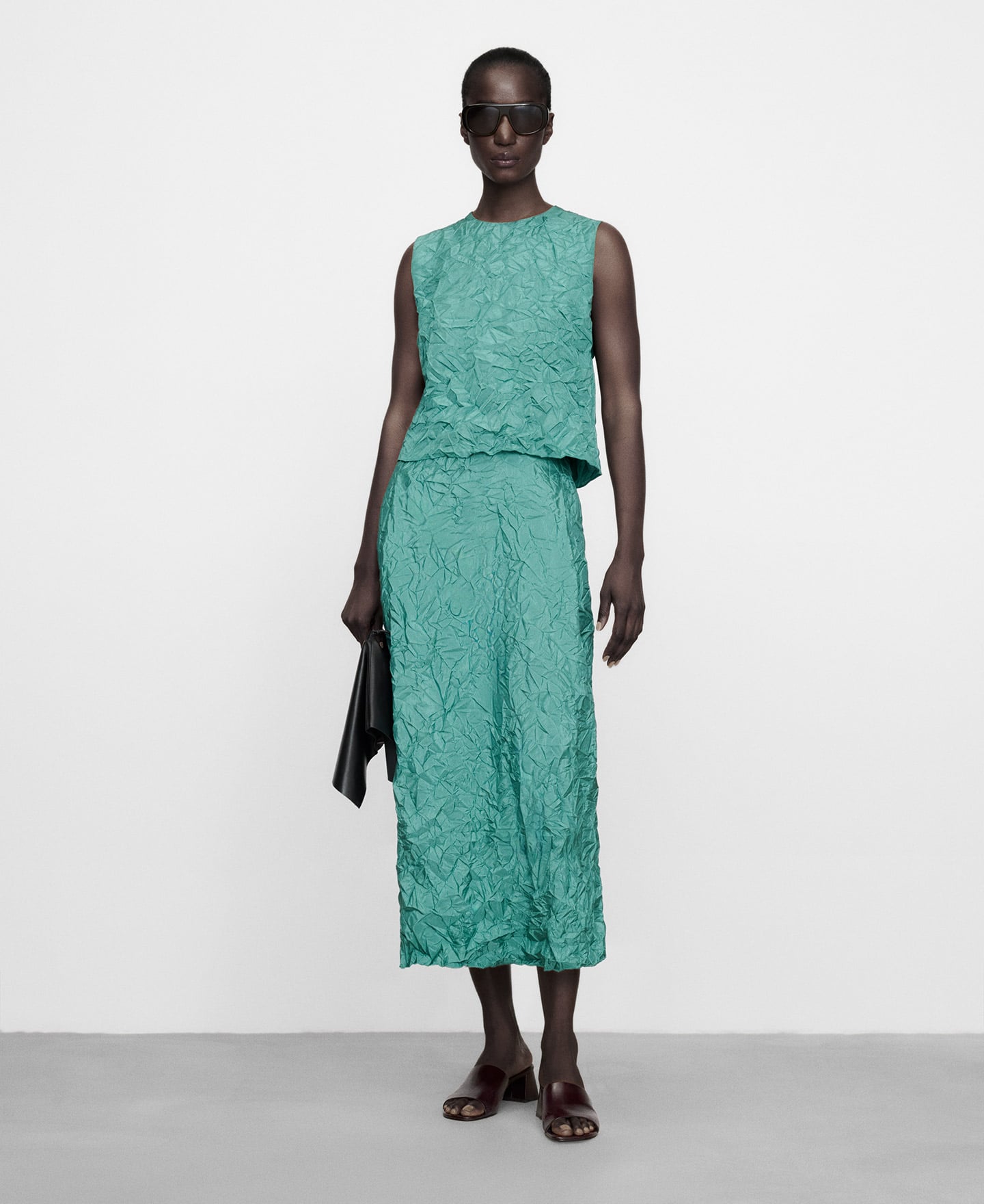 Wrinkled-effect satin midi skirt image number 1