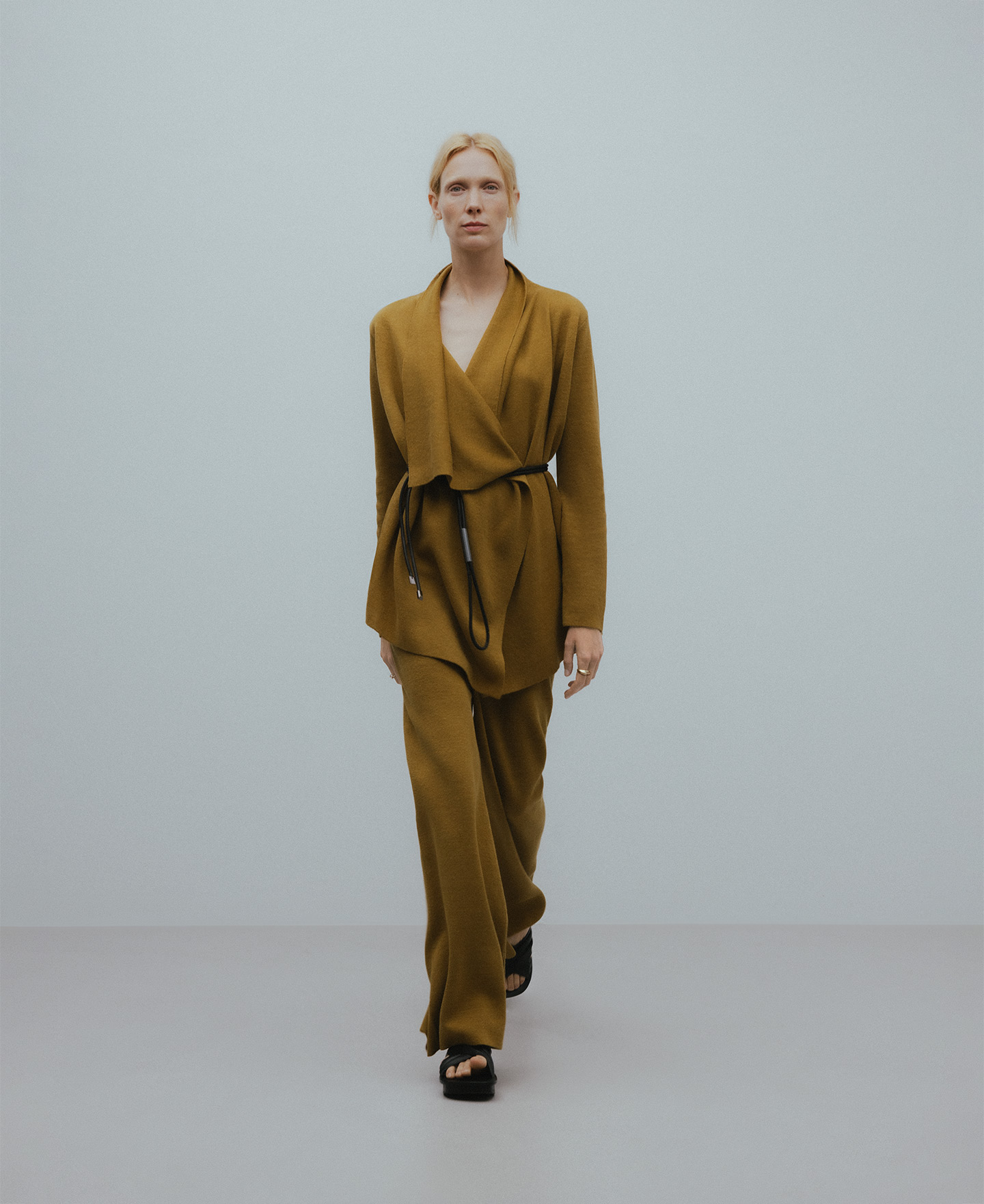 Knit linen trousers woman image number 1