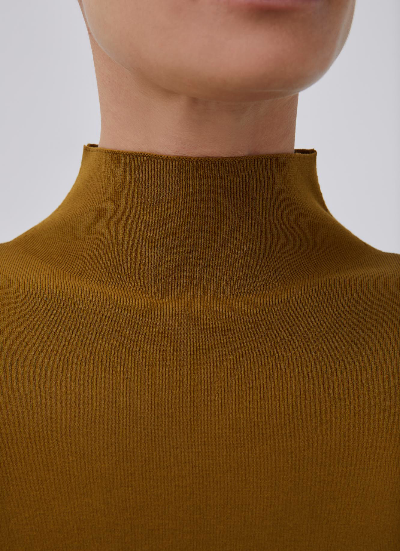 Jersey cuello Perkins en punto goma image number 3