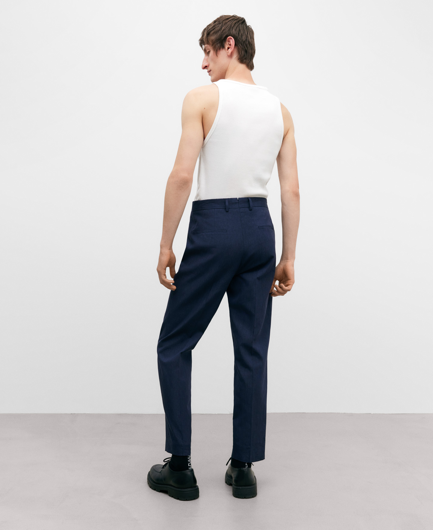 Linen and cotton tailored trousers image number 2