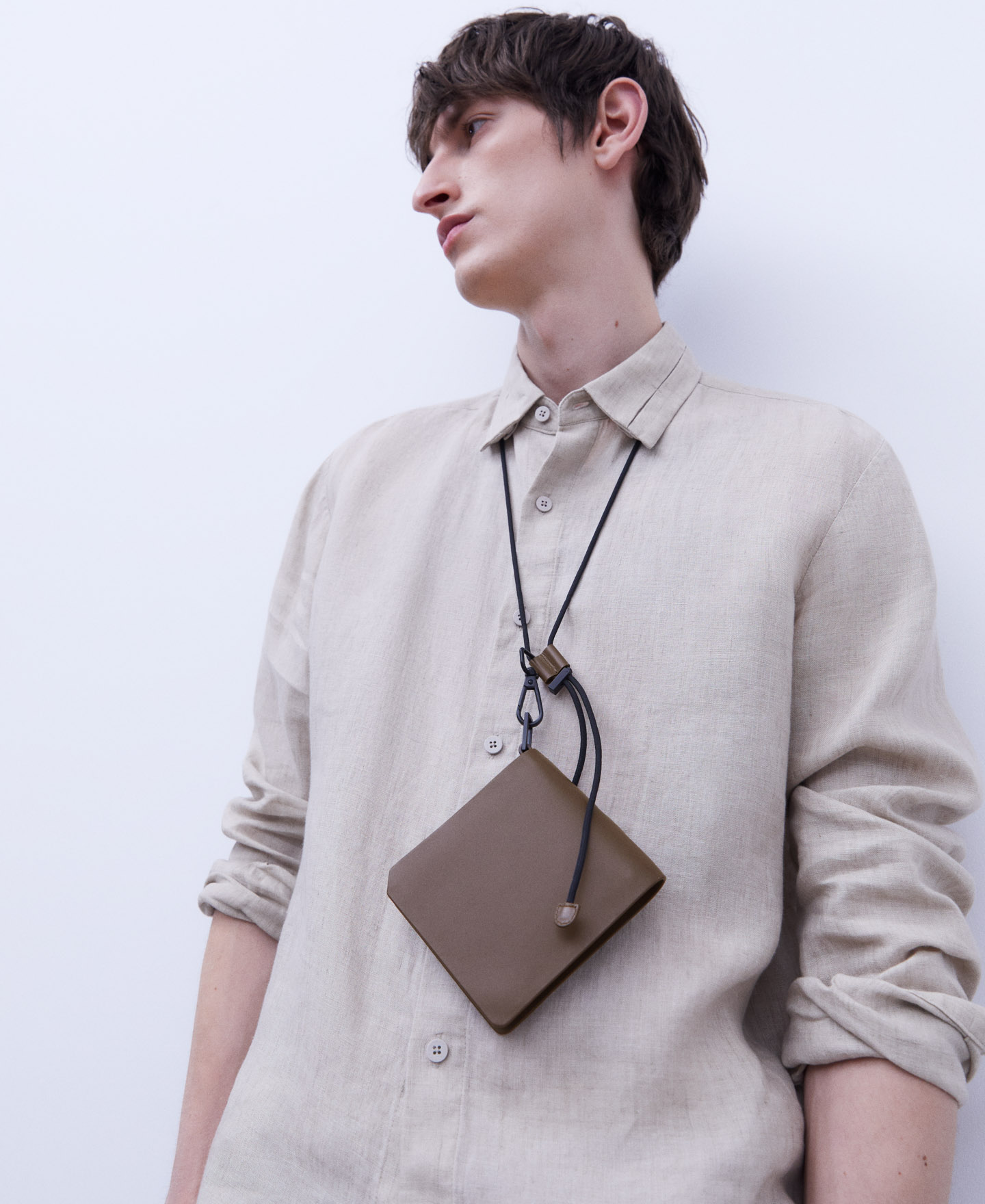 Cartera de piel responsable image number 4