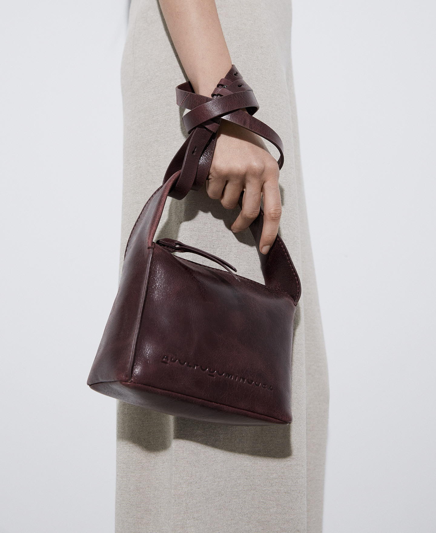 Double handle mini hobo bag in leather image number 4