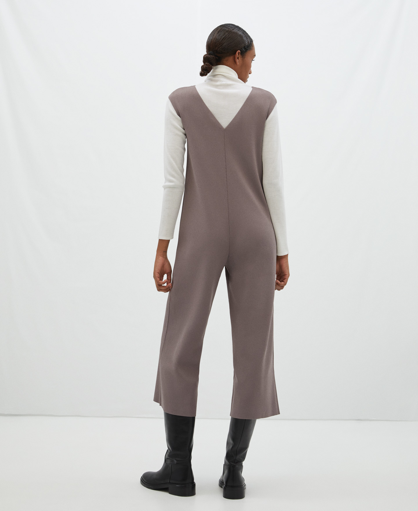 V-neck and straight leg jumpsuit image number 2