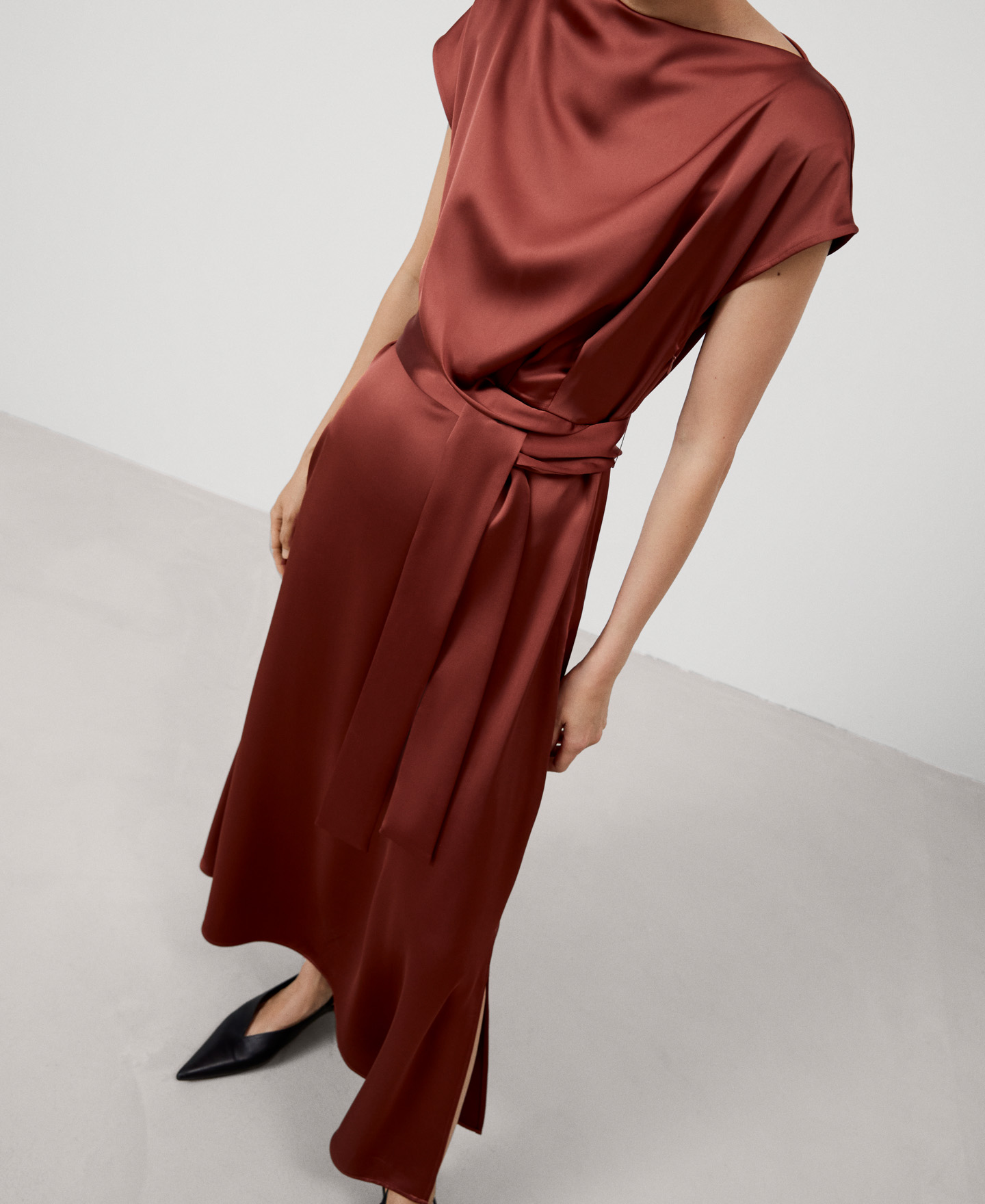 Recyled polyester draped dress image number 4