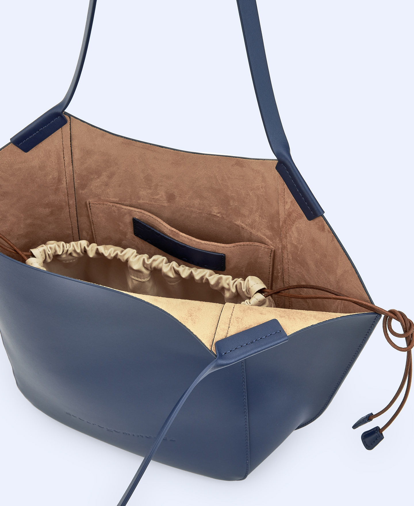 Shopper en piel vaqueta image number 2