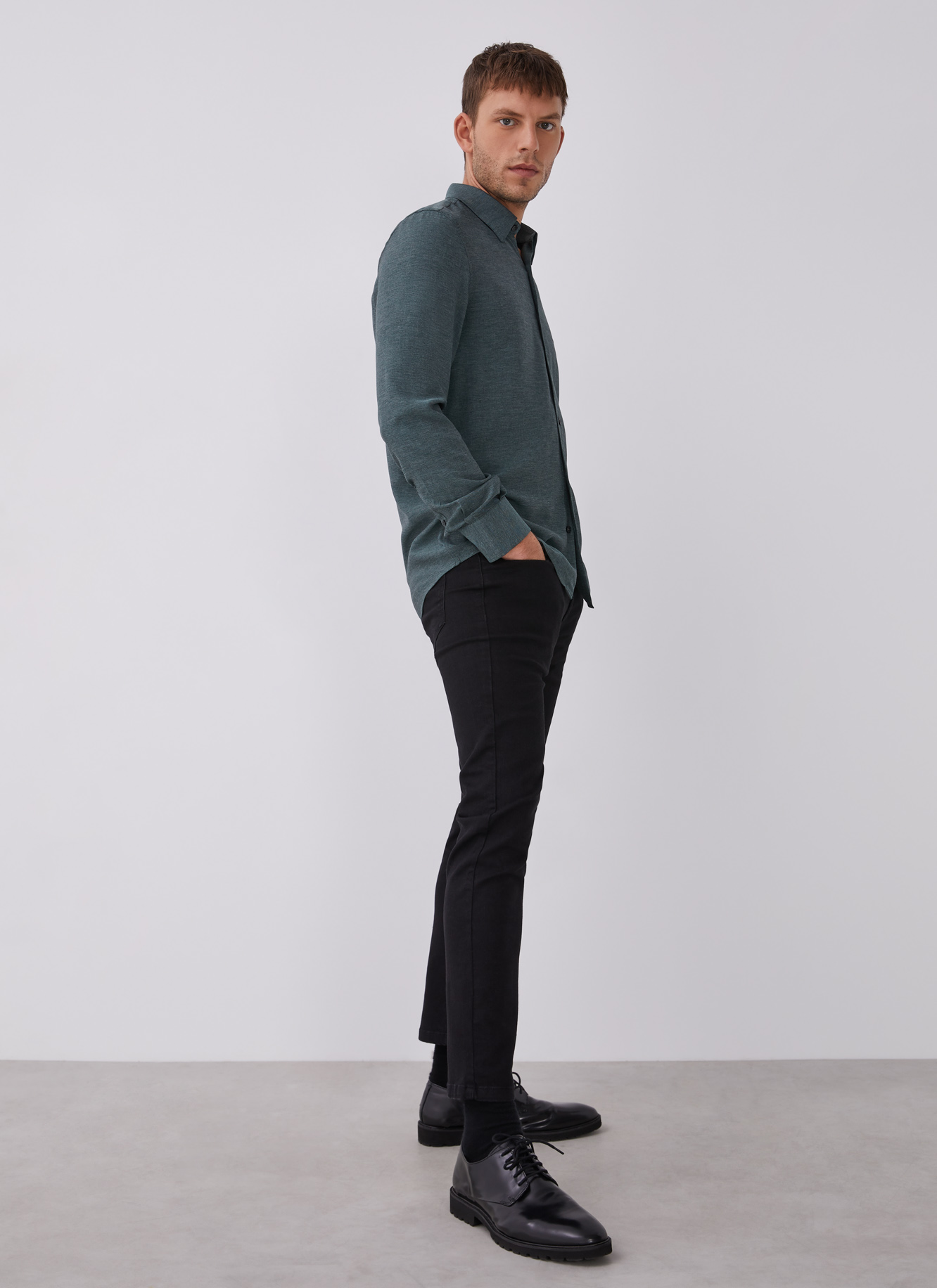 Camisa en viscosa con logo image number 4