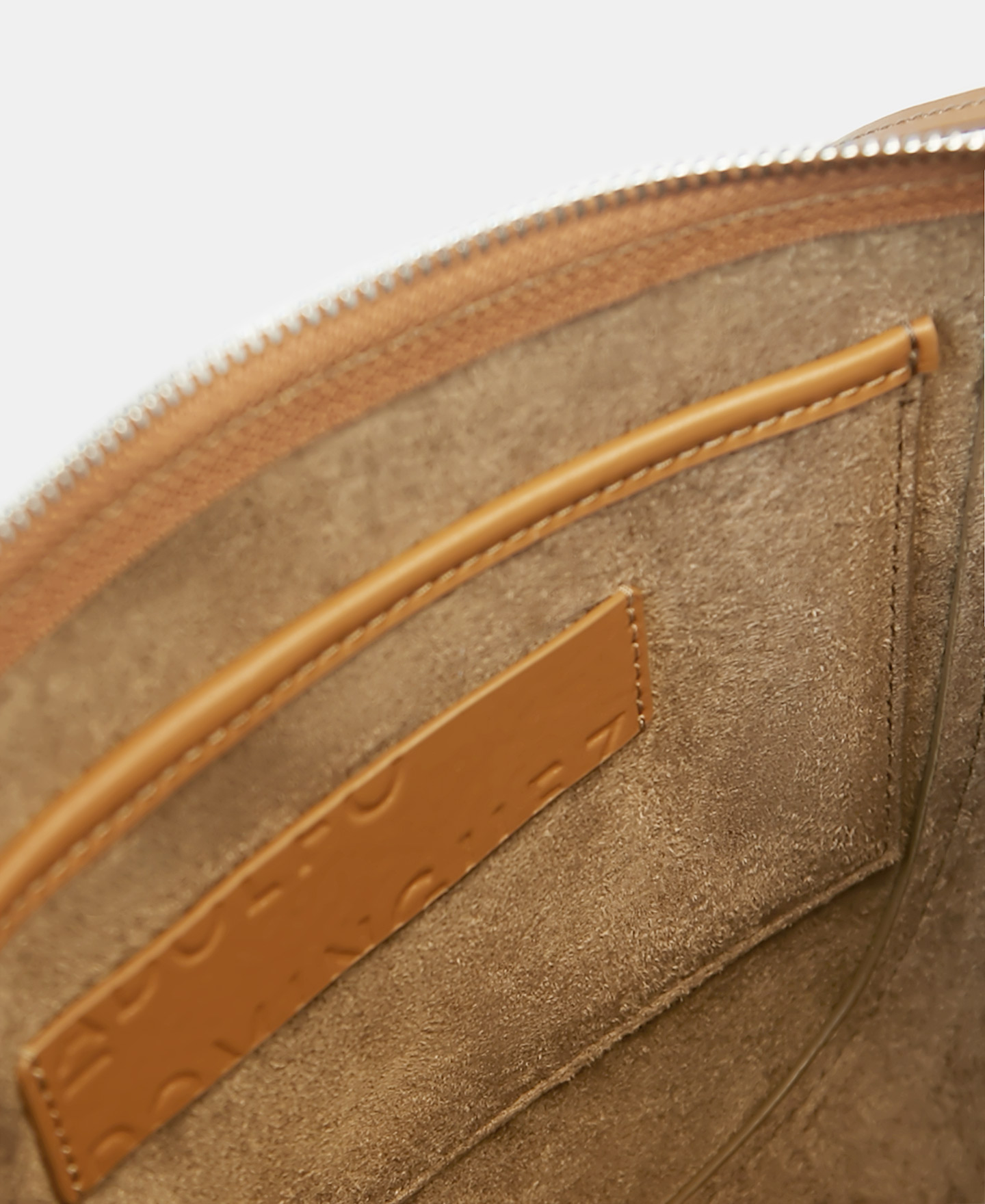 Flat shoulder strap in leather image number 2