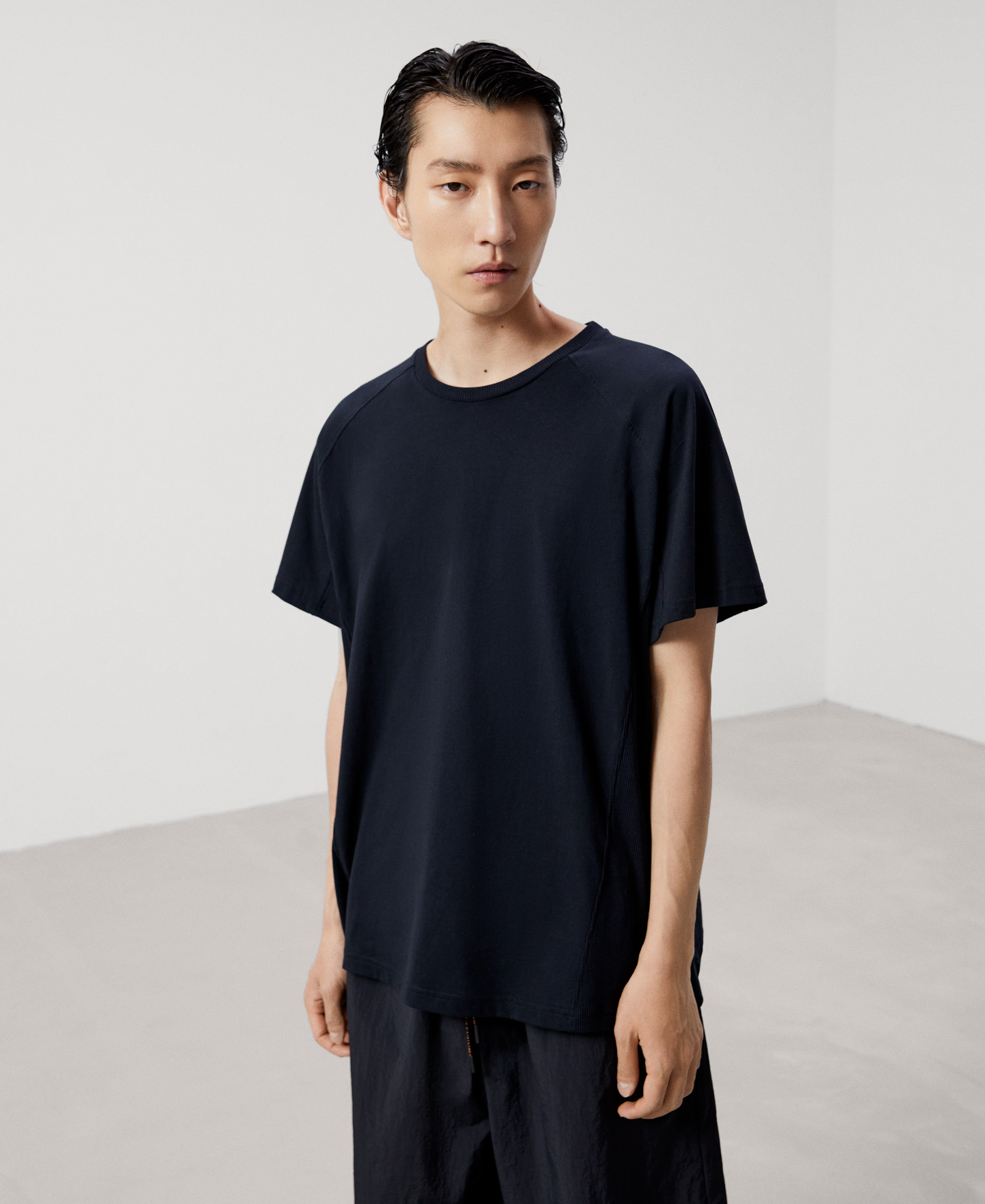 Oversize cut-out cotton T-shirt image number 0