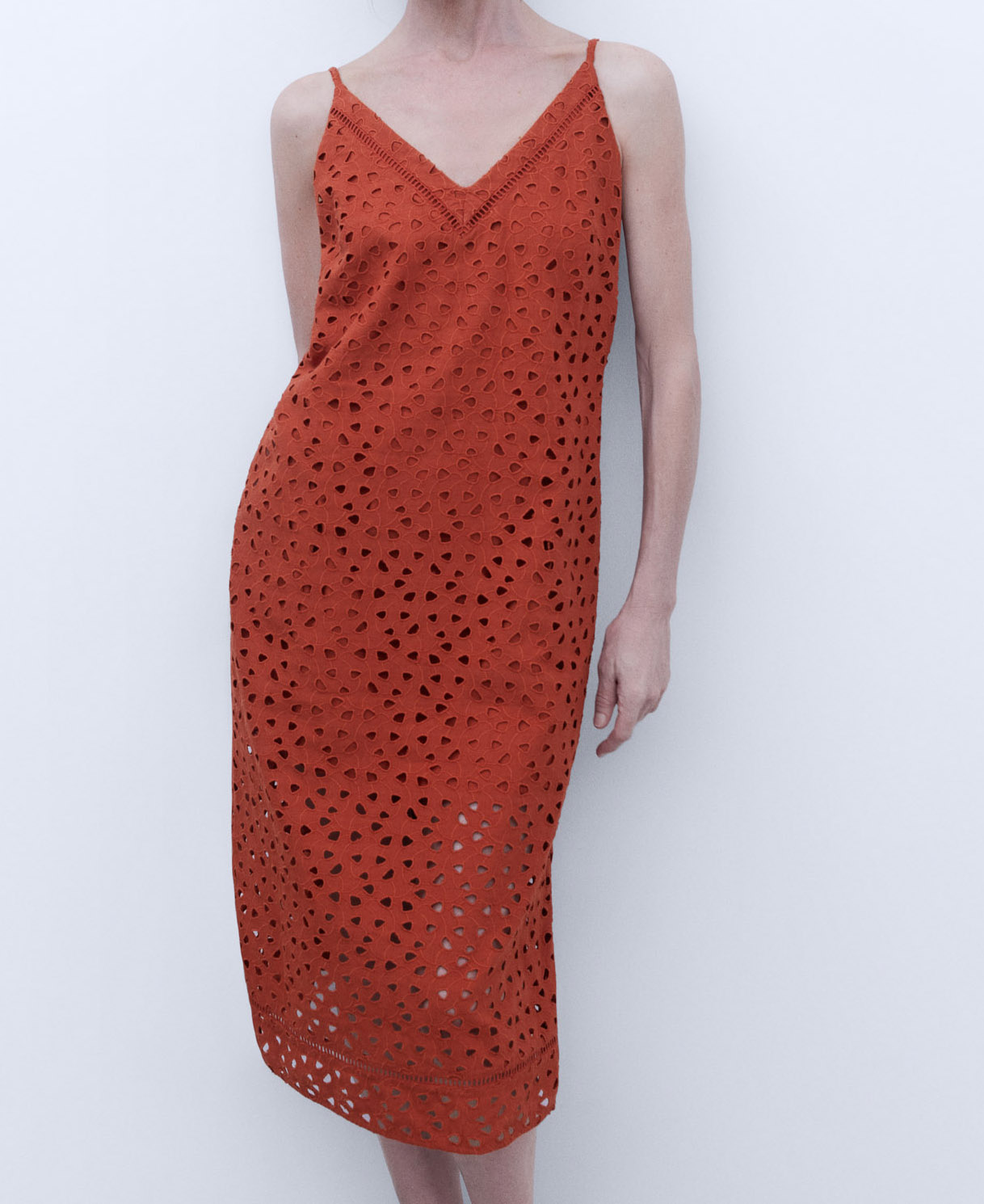 Vestido escote pico en lino algodón image number 0