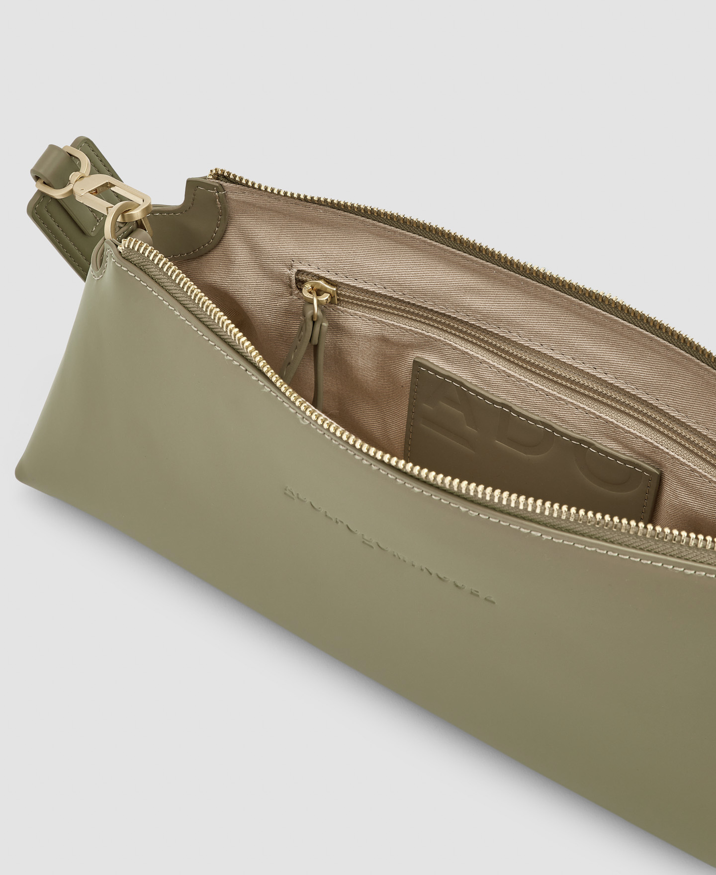 Mala baguette em material reciclado image number 2