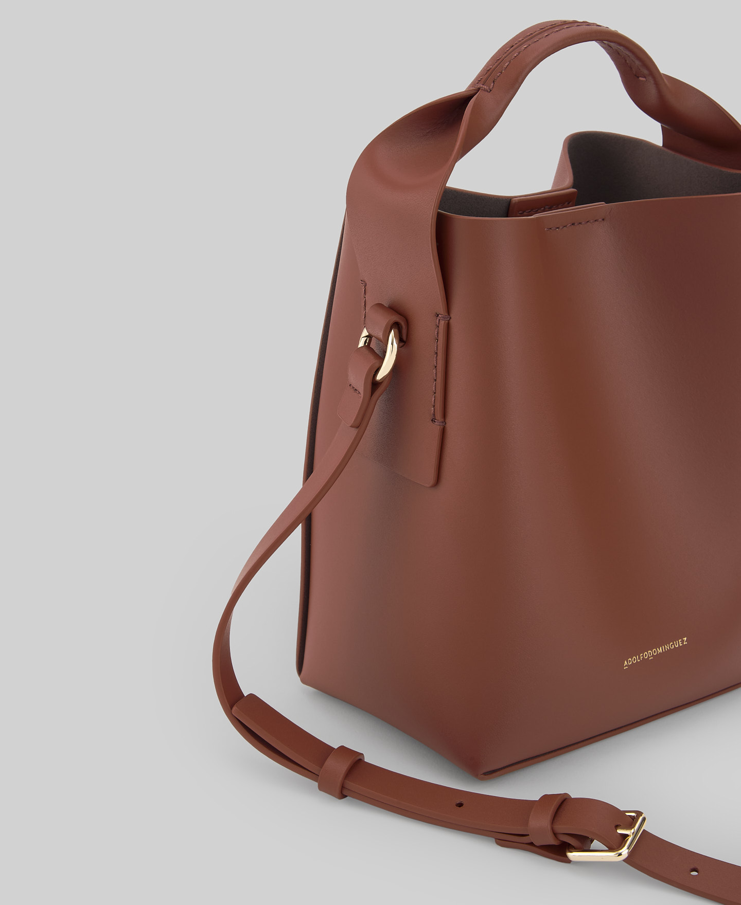 Responsible leather Mica hobo bag woman image number 3