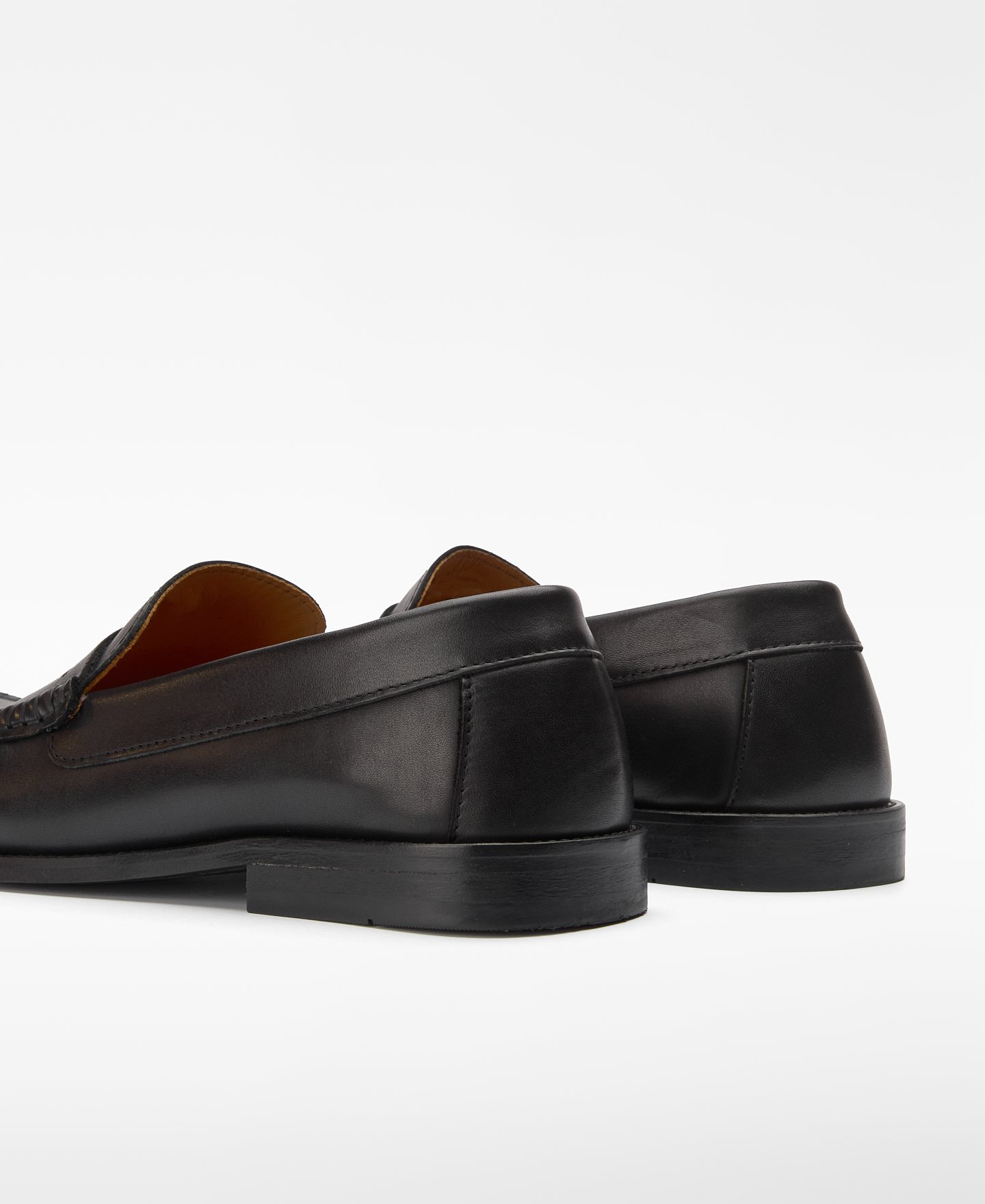Leather loafer man image number 2