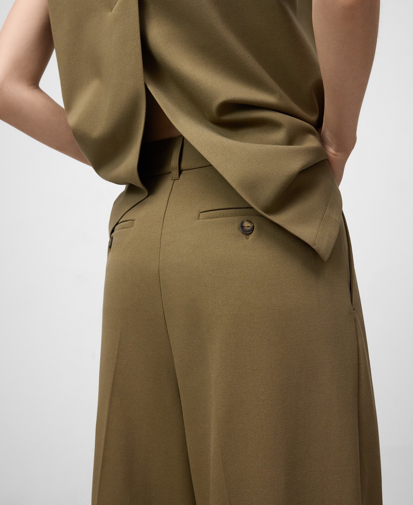 Wide-leg tailored trousers woman image number 3