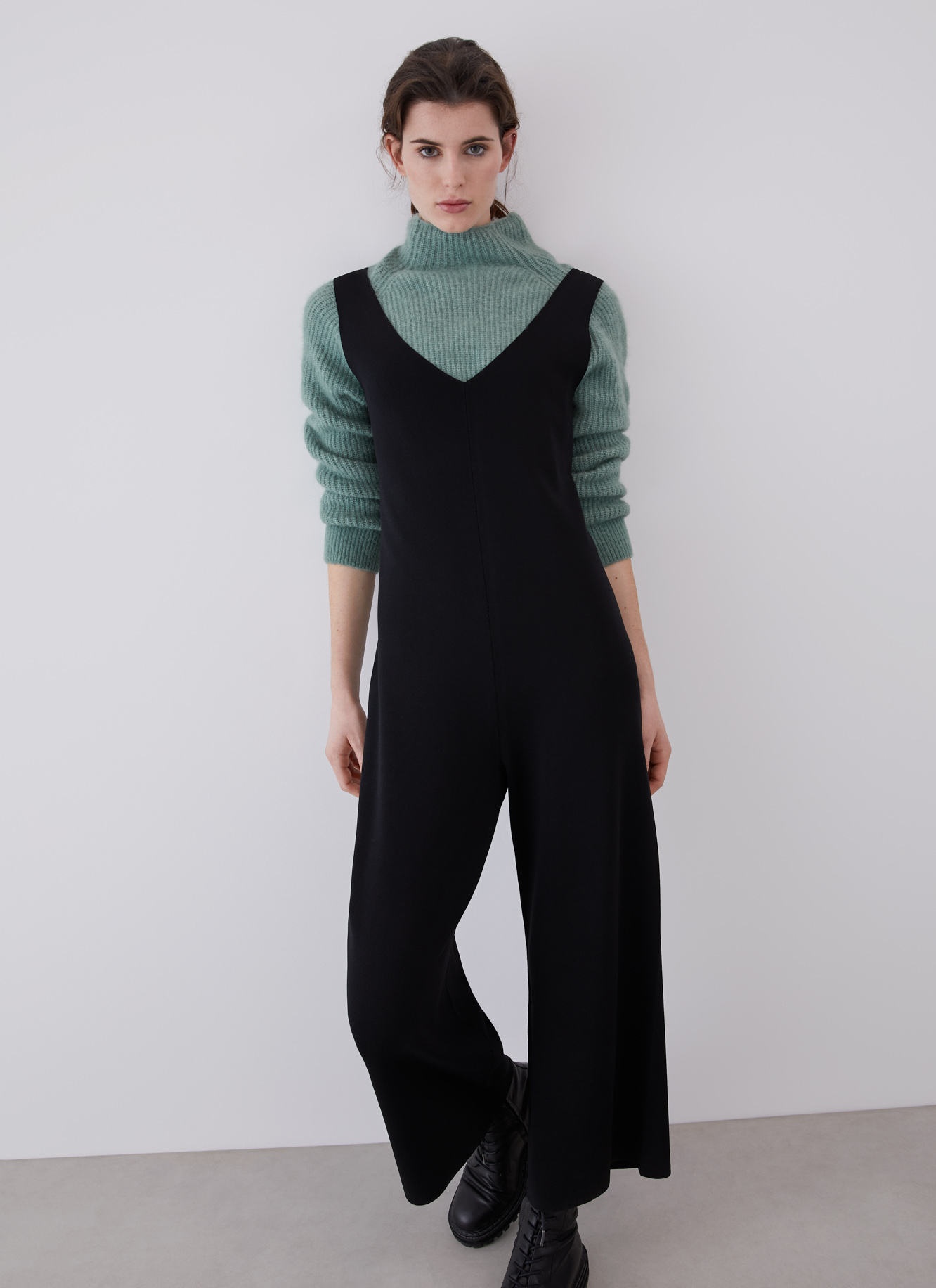 Thick-stretch knit jumpsuit image number 0