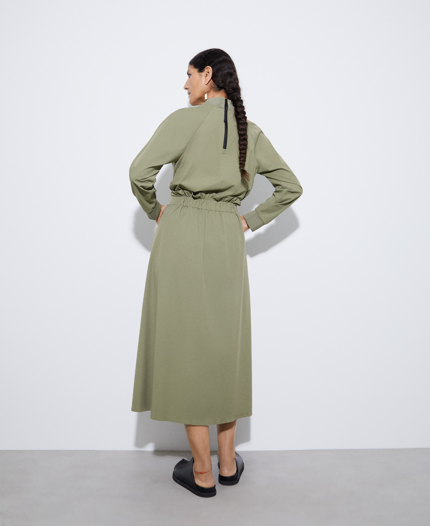 Falda convertible en nylon reciclado image number 2
