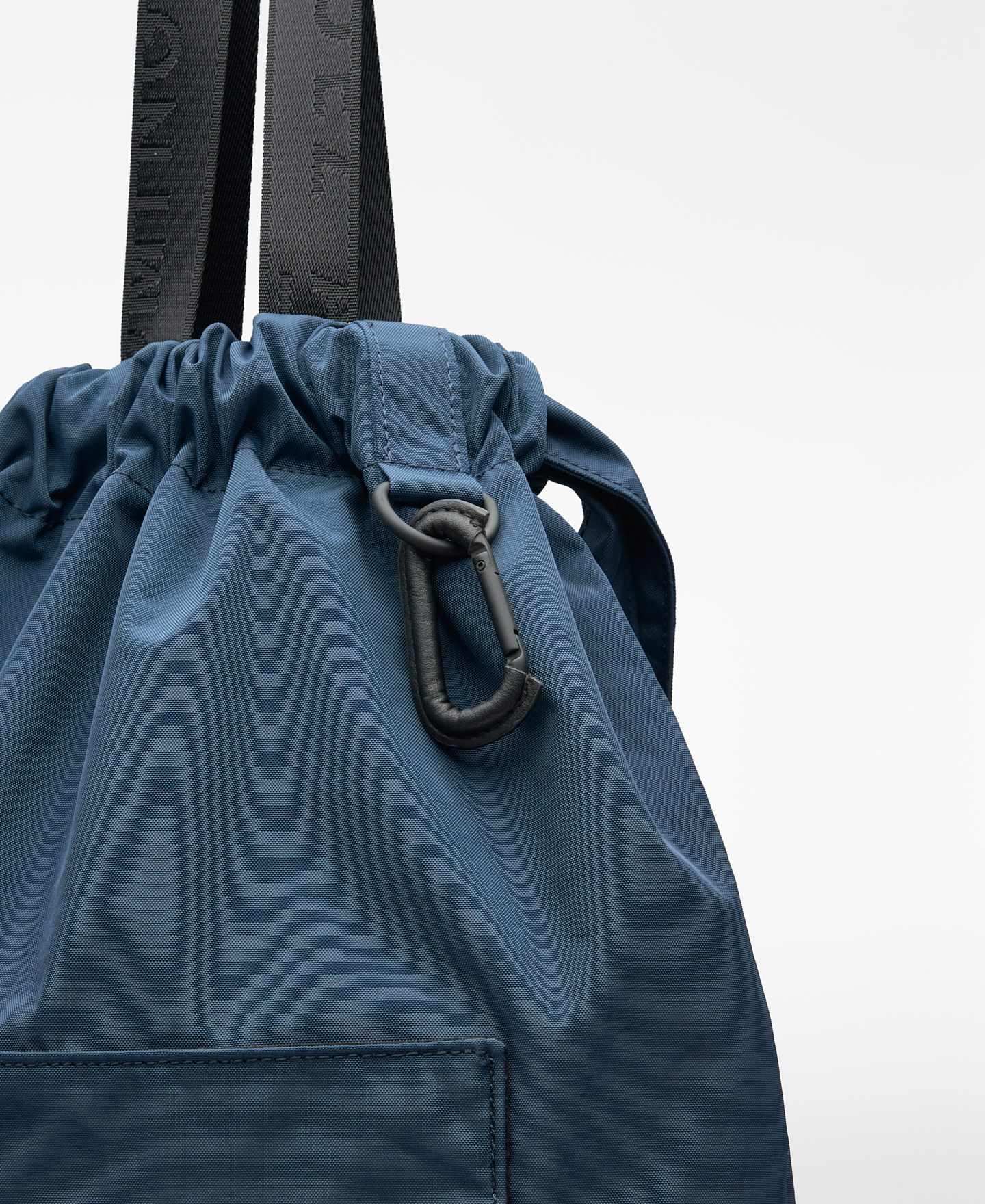 Drawstring backpack man image number 2