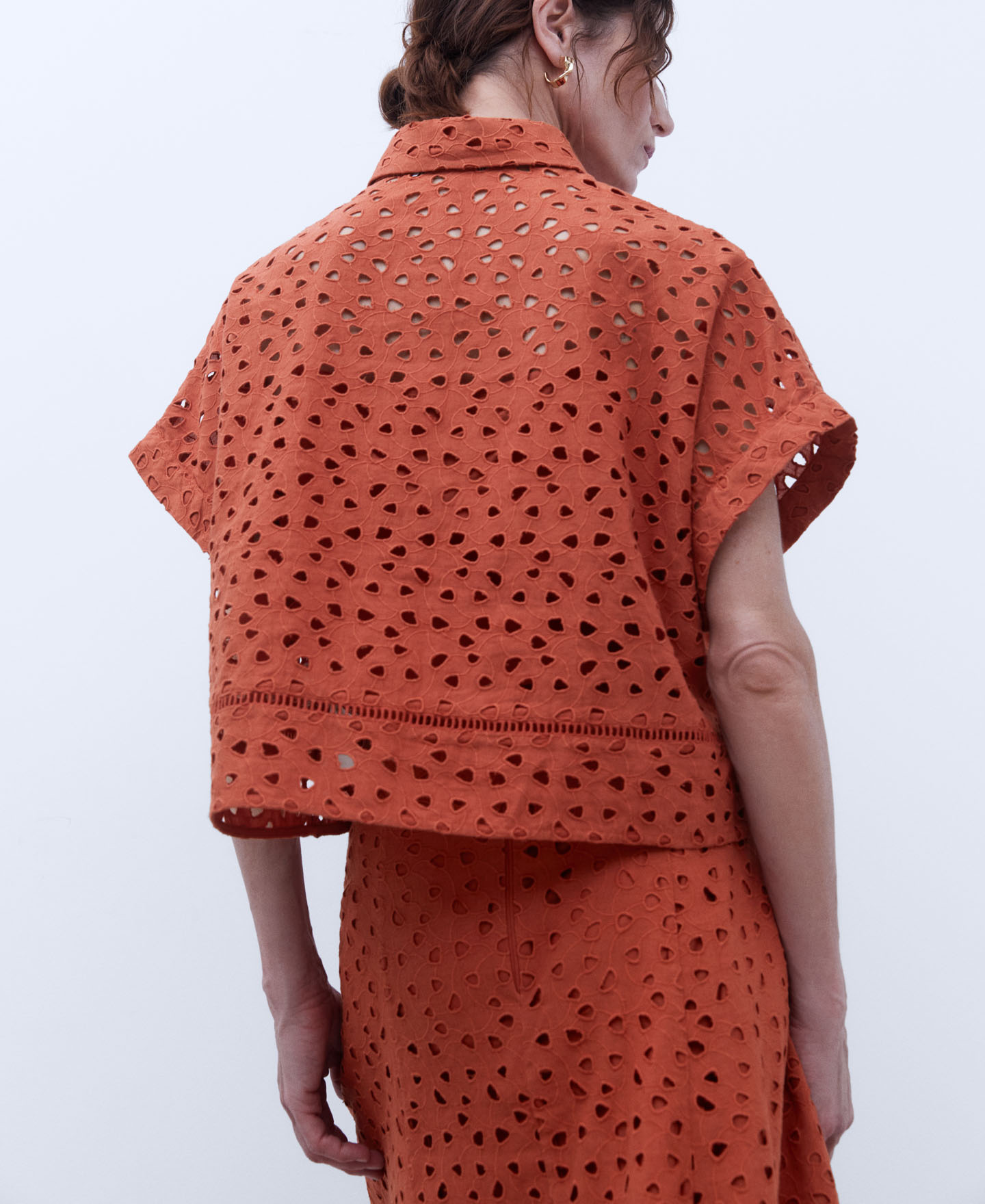 European linen square line shirt image number 2