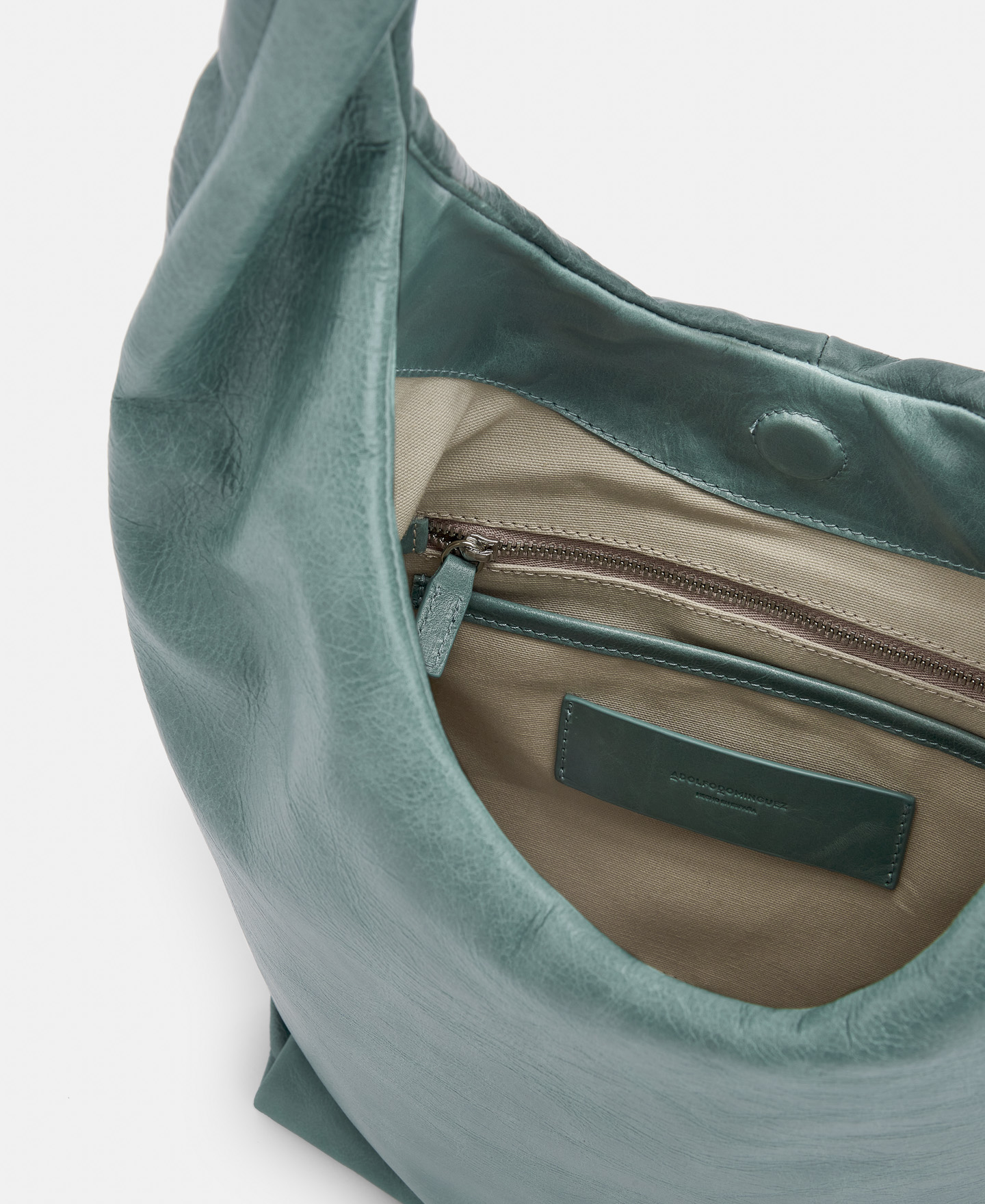 Semi-gloss crackled leather long bag image number 2