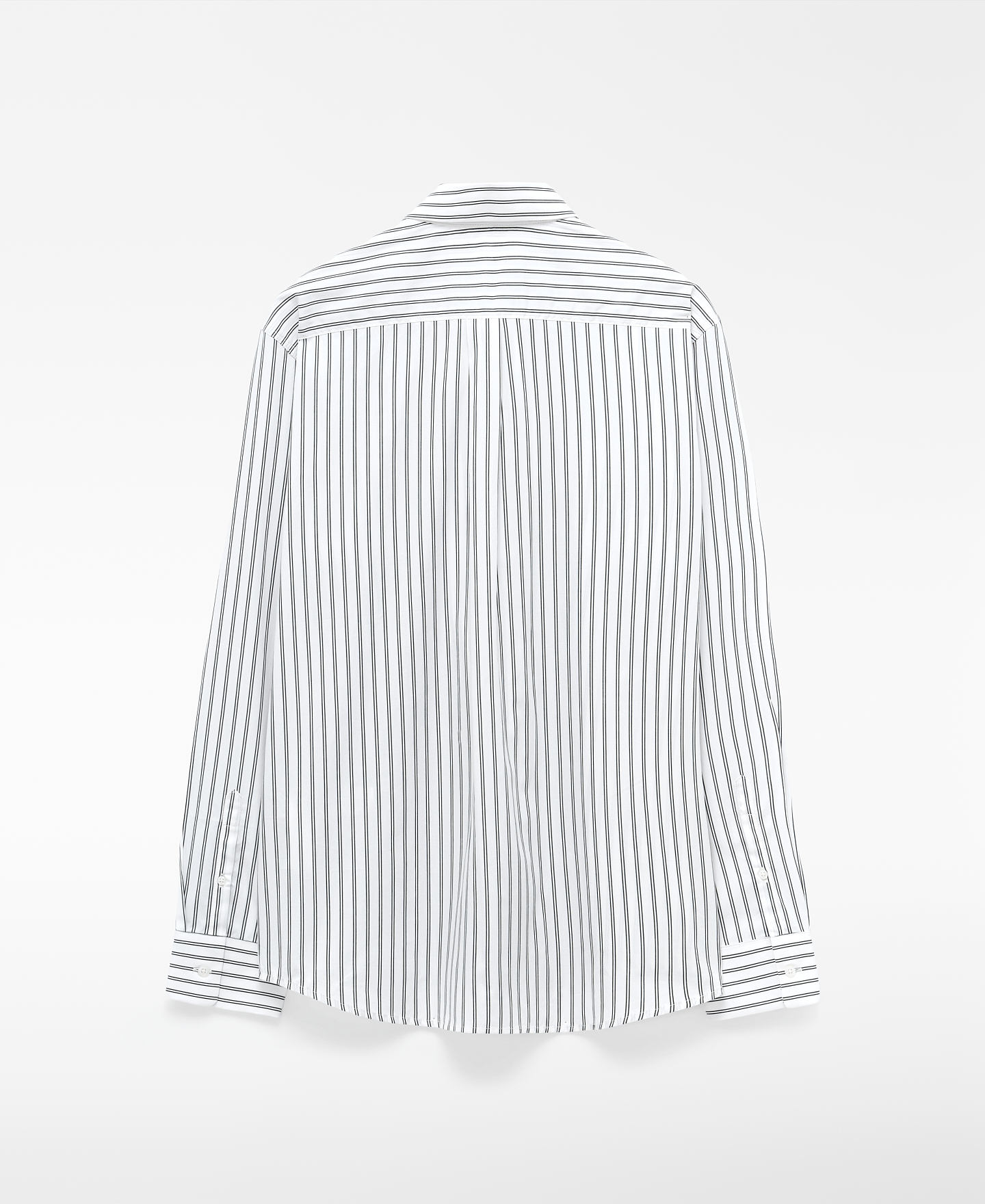 Camisa regular fit cuello italiano rayas image number 5