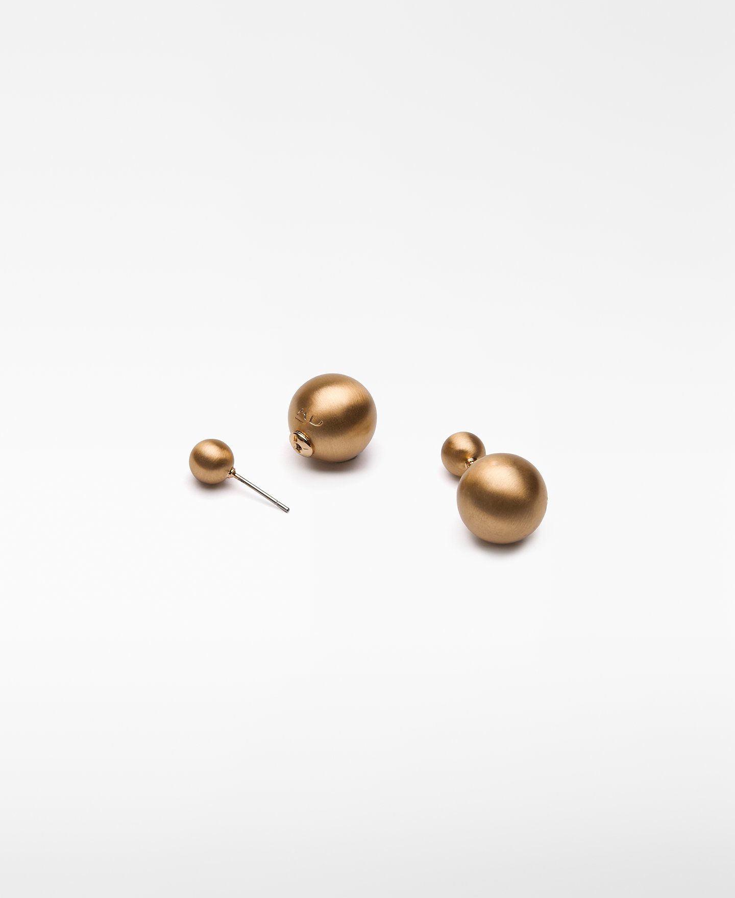 Small metal sphere earrings woman image number 2