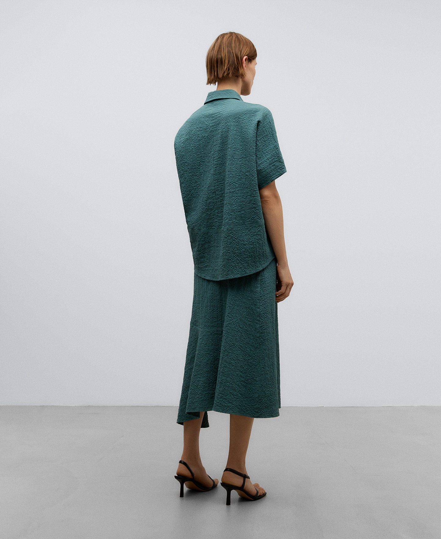 Jupe asymétrique en coton vert pour femme image number 2