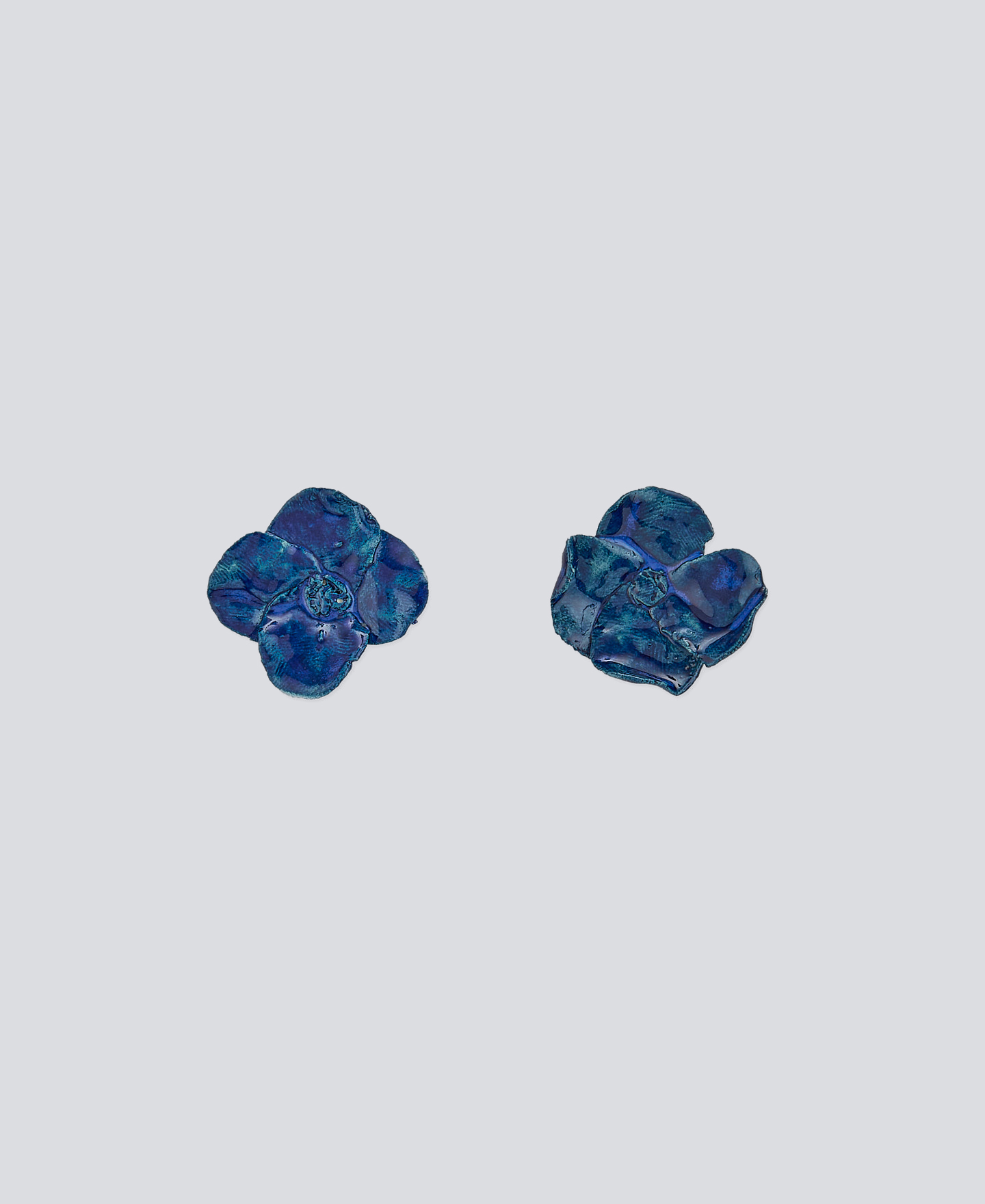 Little Peixe Nero earrings image number 0