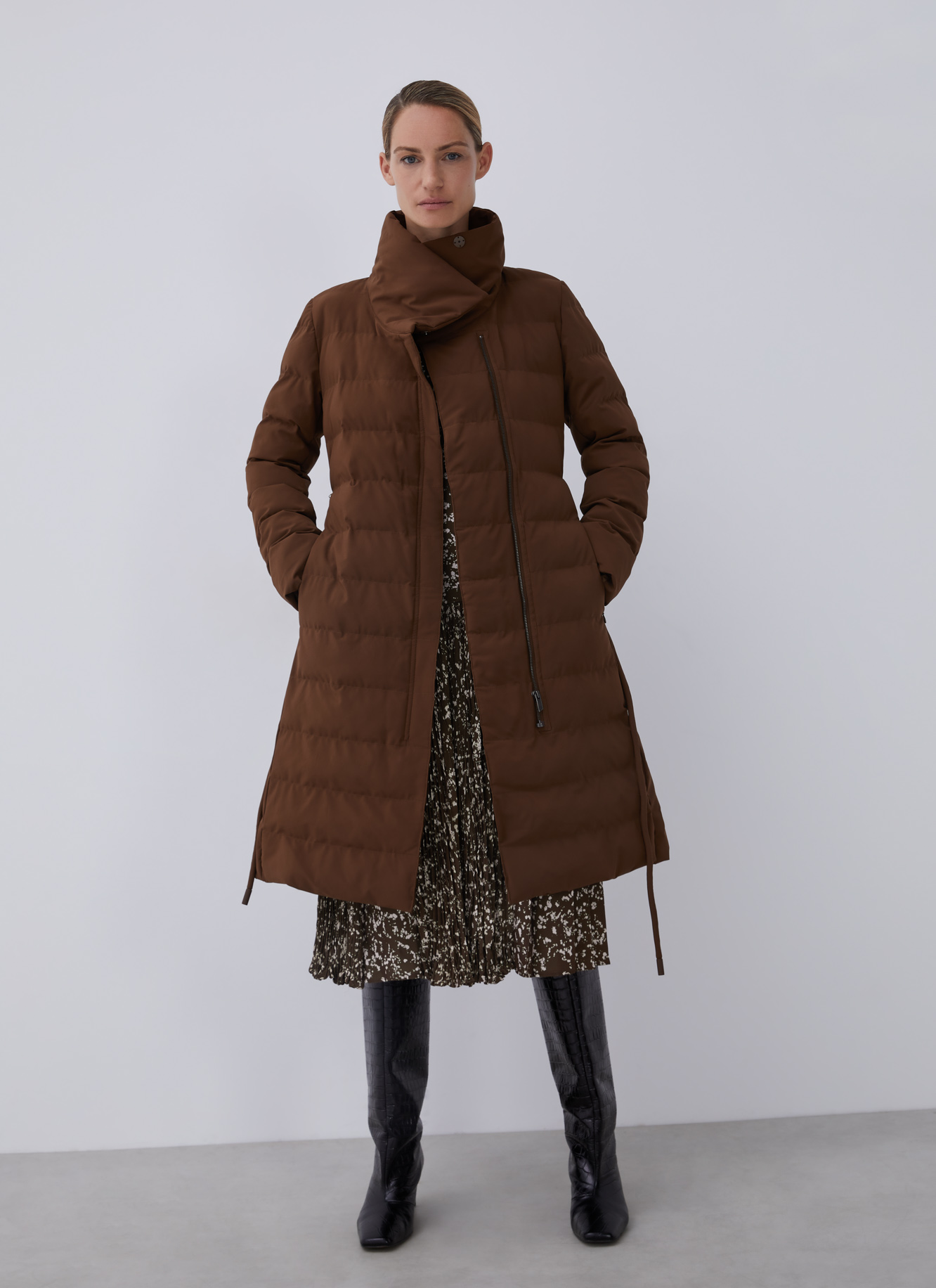 Puffer coat with high collar image number 6