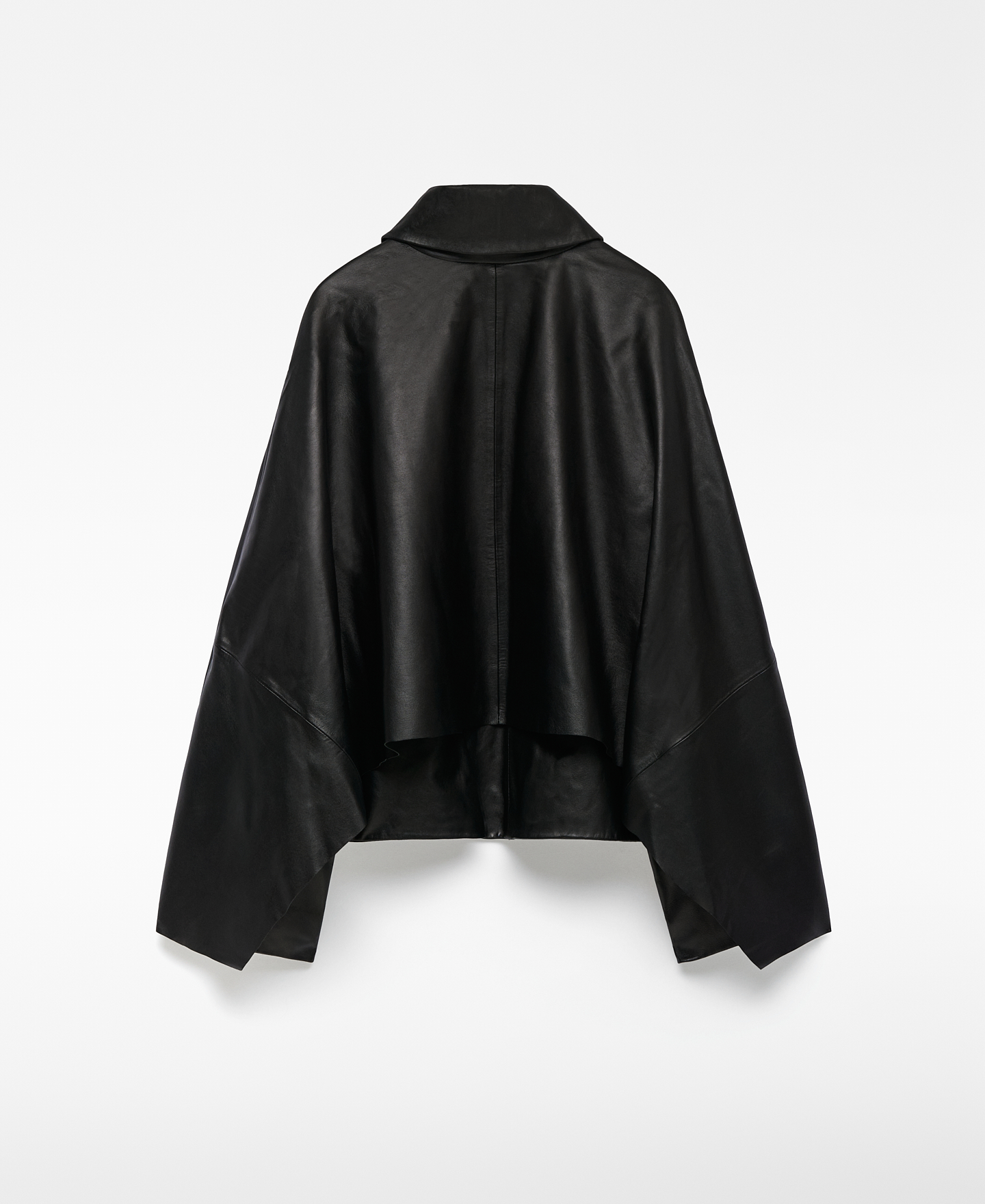 Chaqueta con capa en espalda piel mujer image number 9