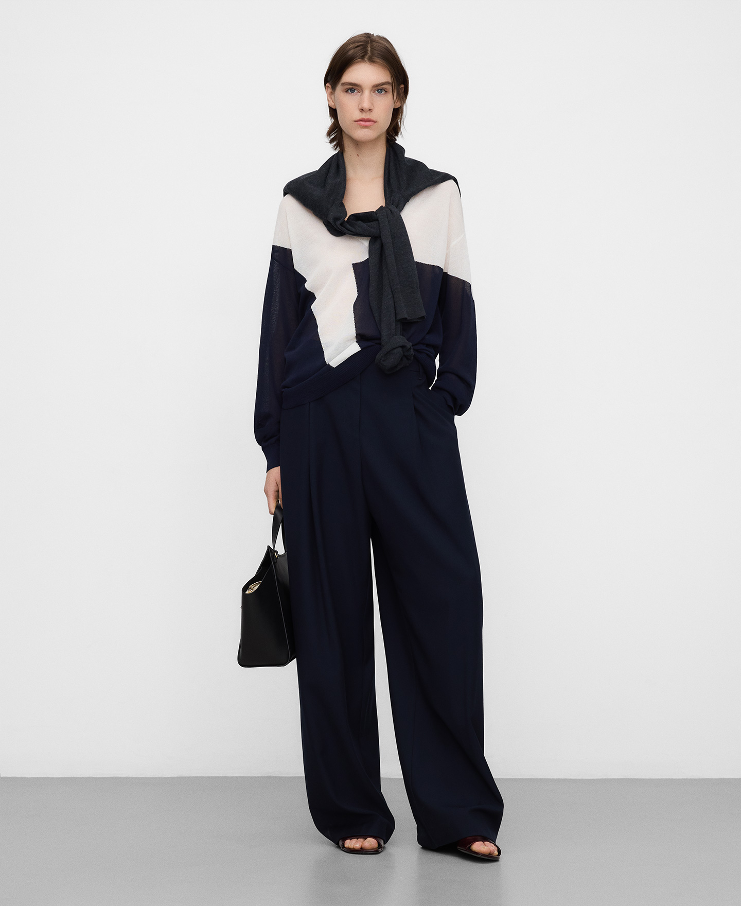 Jersey fino estampado geom&eacute;trico image number 1