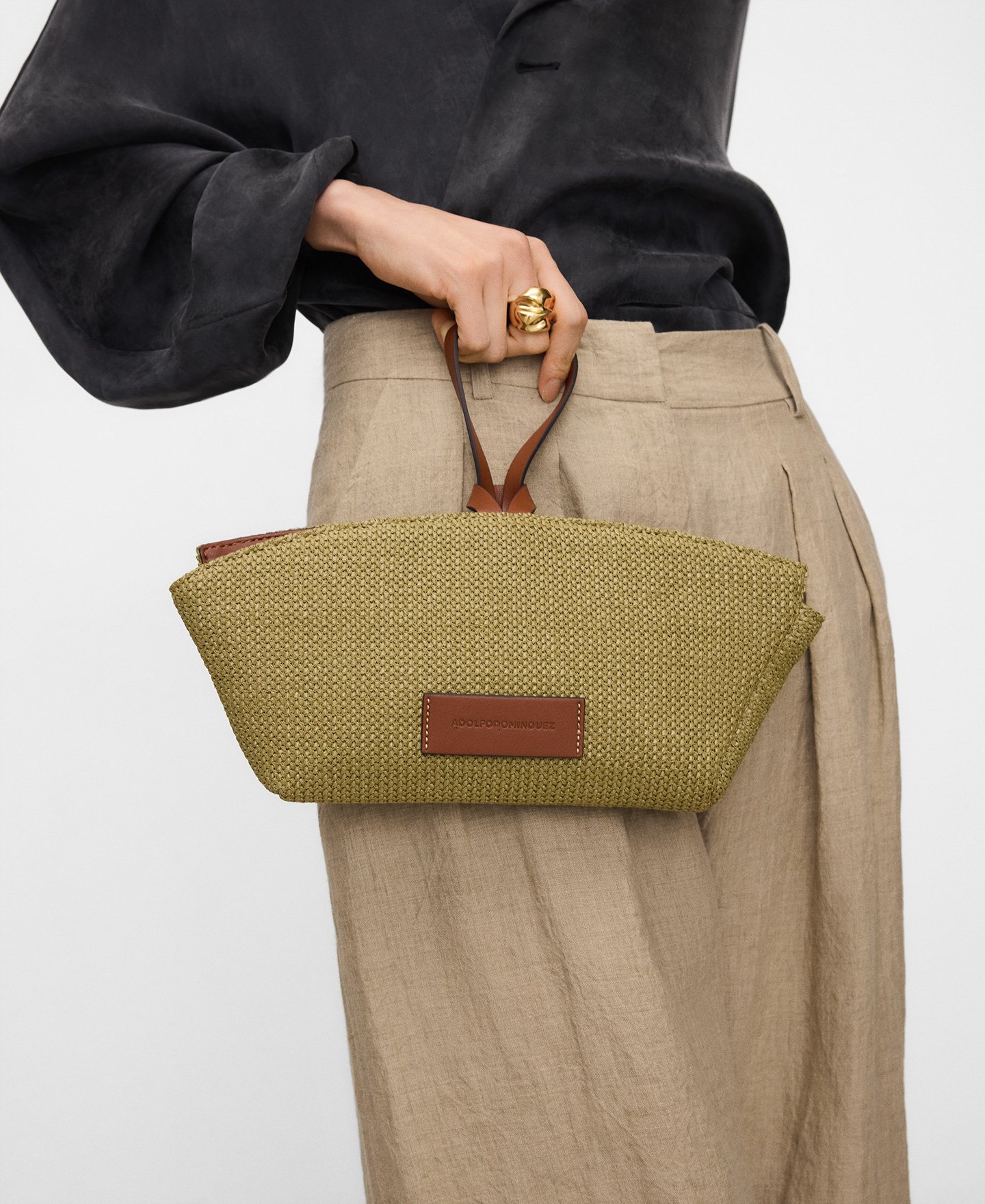 Eclipse raffia texture mini bag image number 4