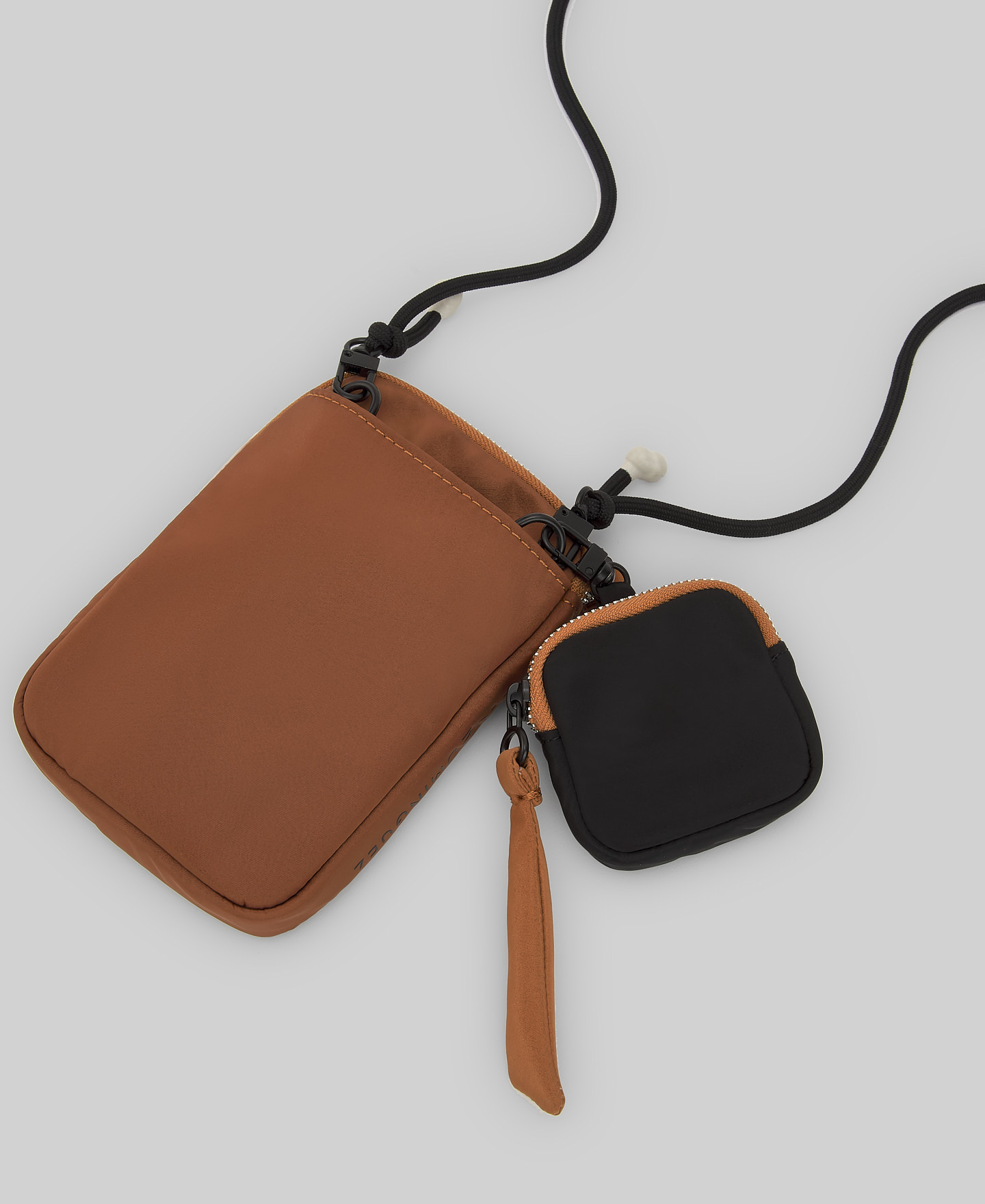 Recycled nylon mobile phone holder woman image number 1