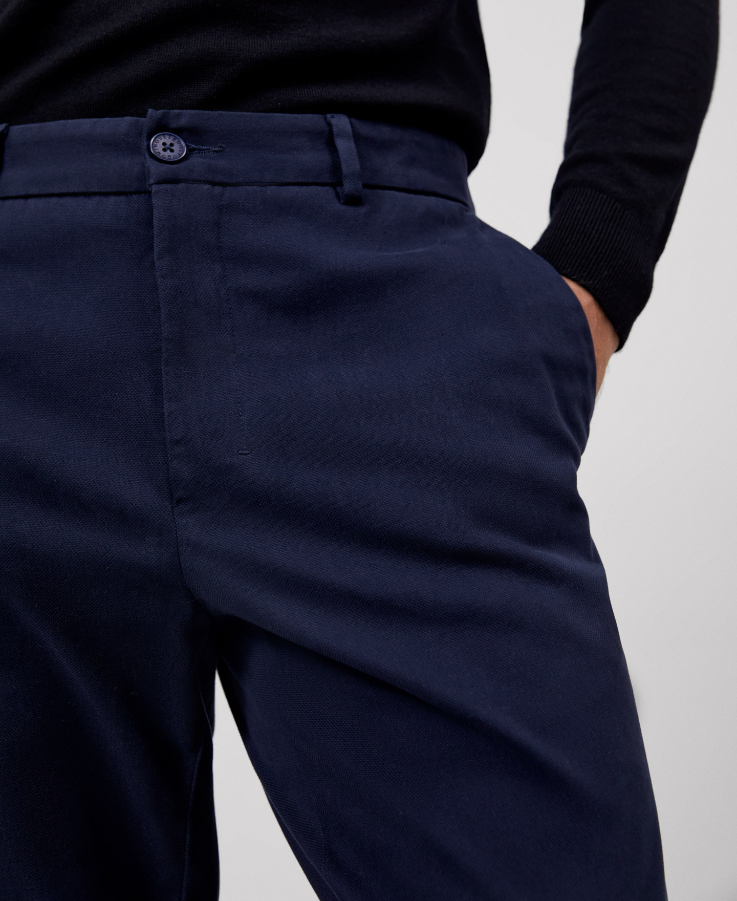 Pantalón chino en algodón elástico image number 3