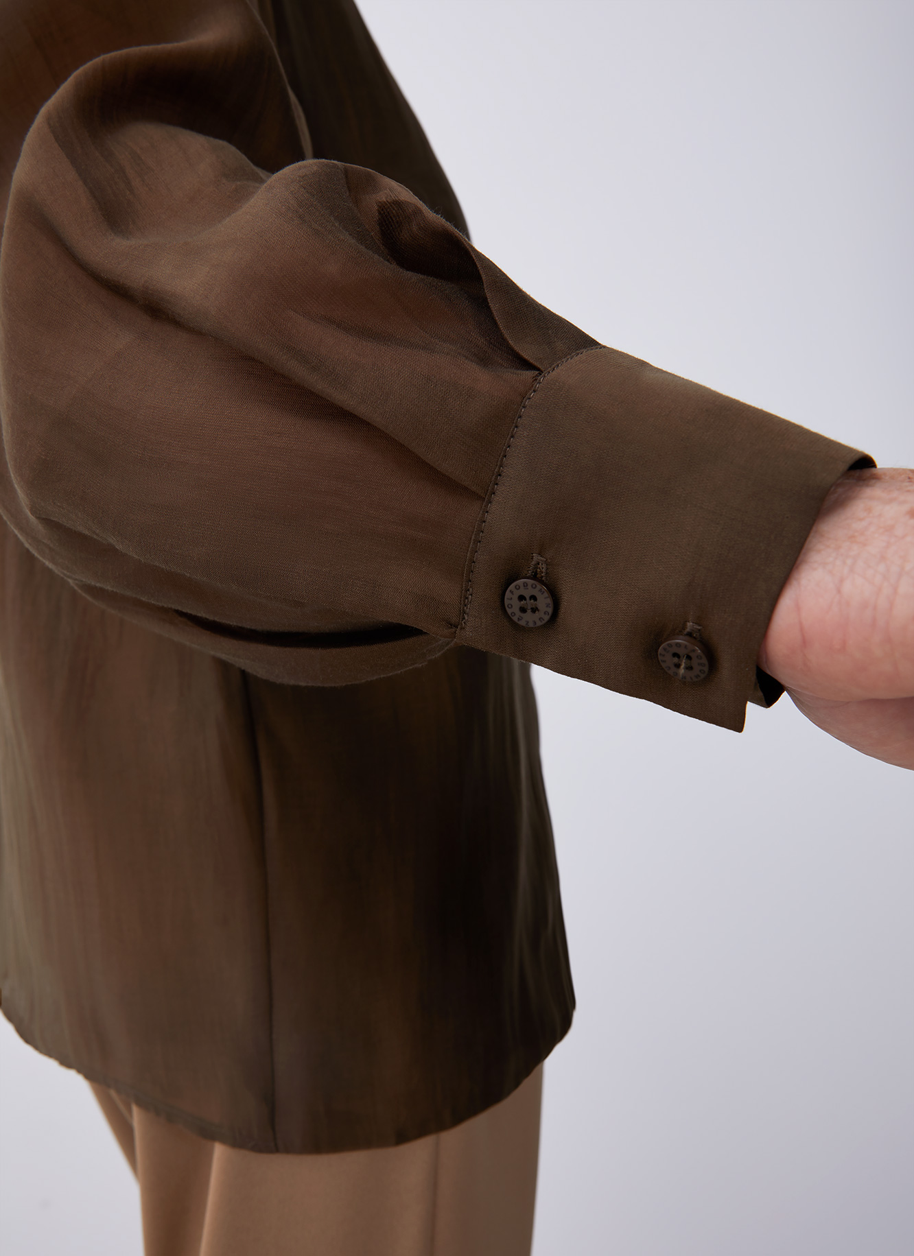 Camisa de liocel con cuello subido image number 3