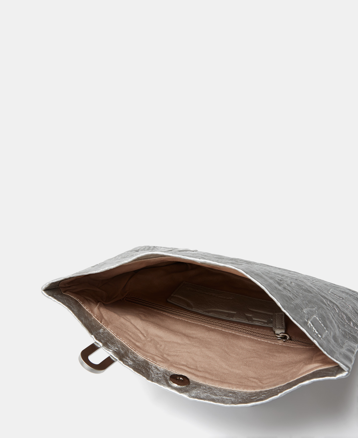 Metal soul clutch image number 1